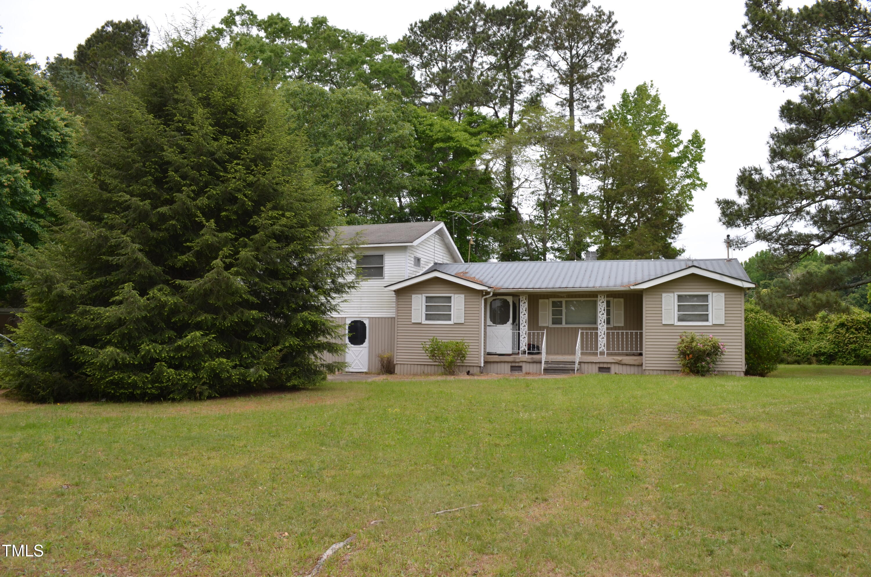 3786 Airport Road Property Photo 6