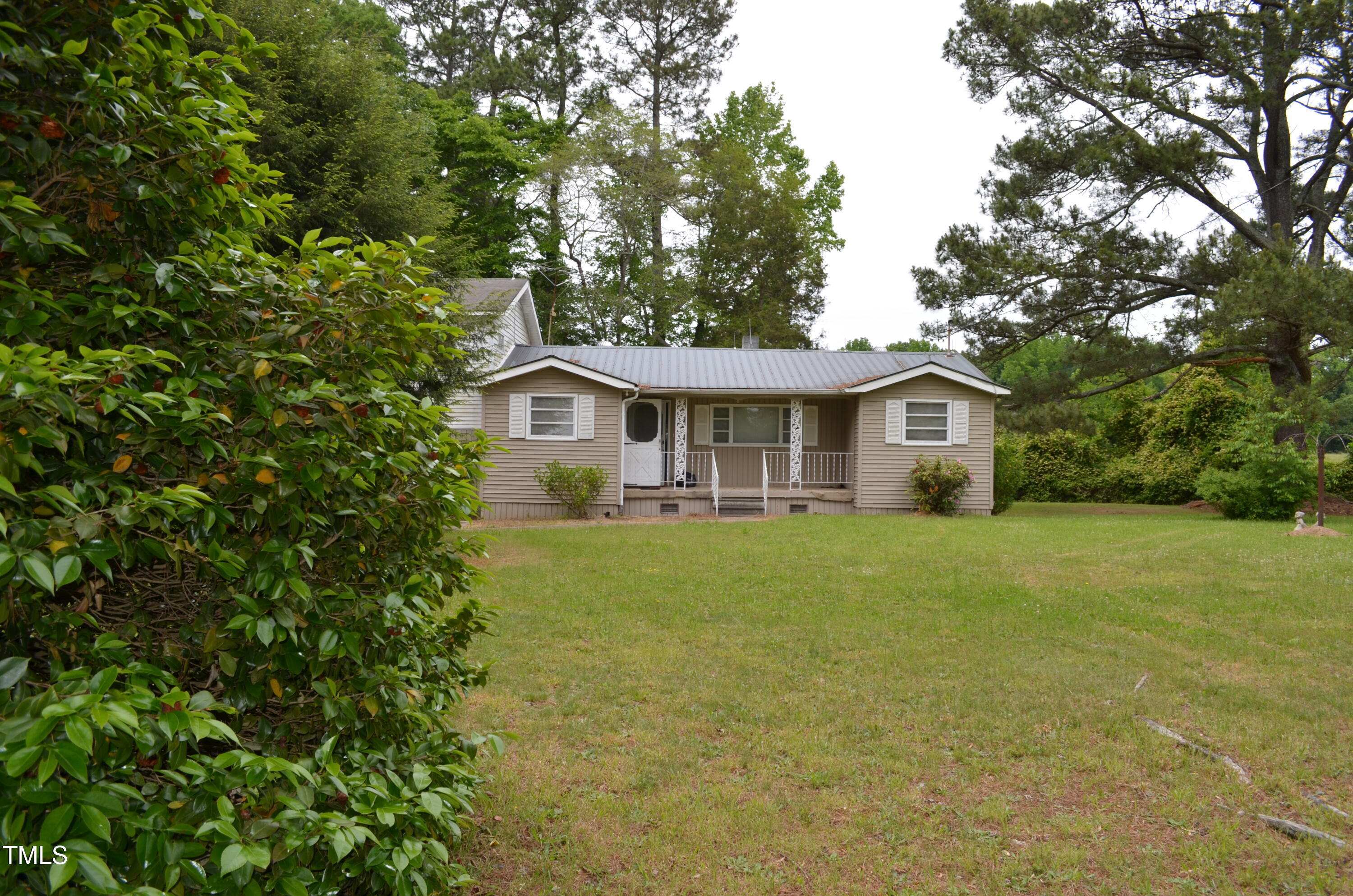 3786 Airport Road Property Photo 7