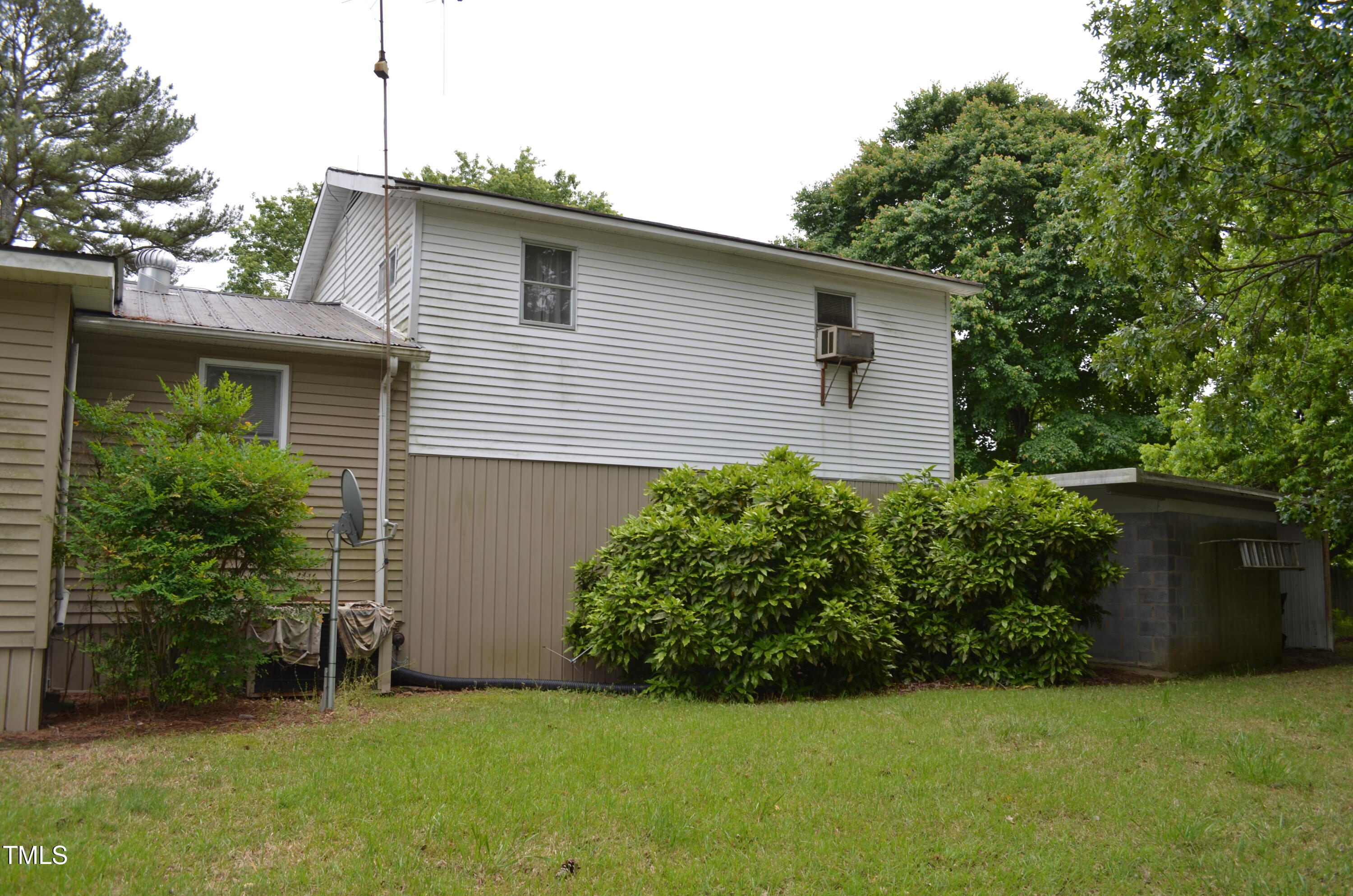 3786 Airport Road Property Photo 14