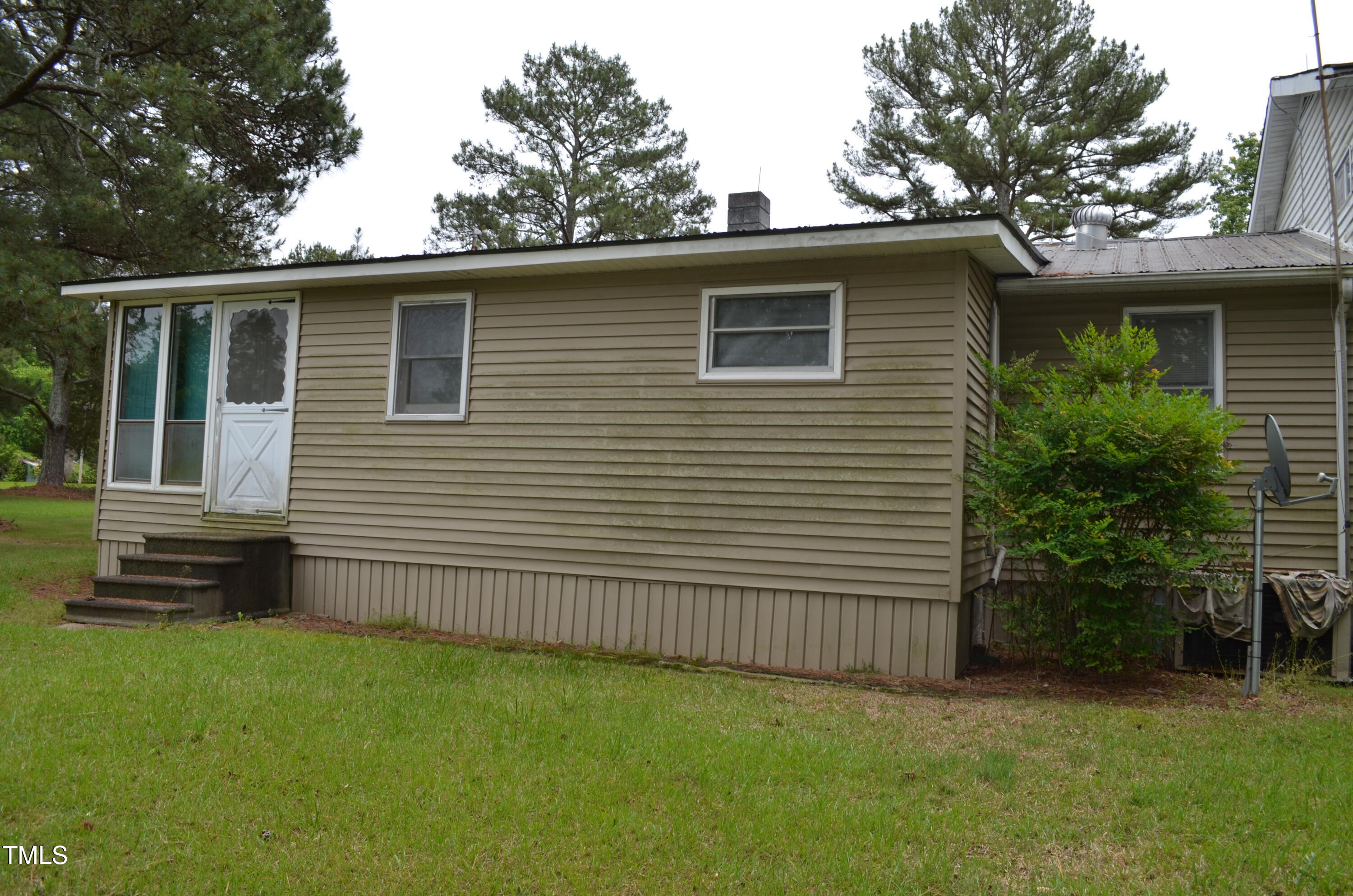 3786 Airport Road Property Photo 15