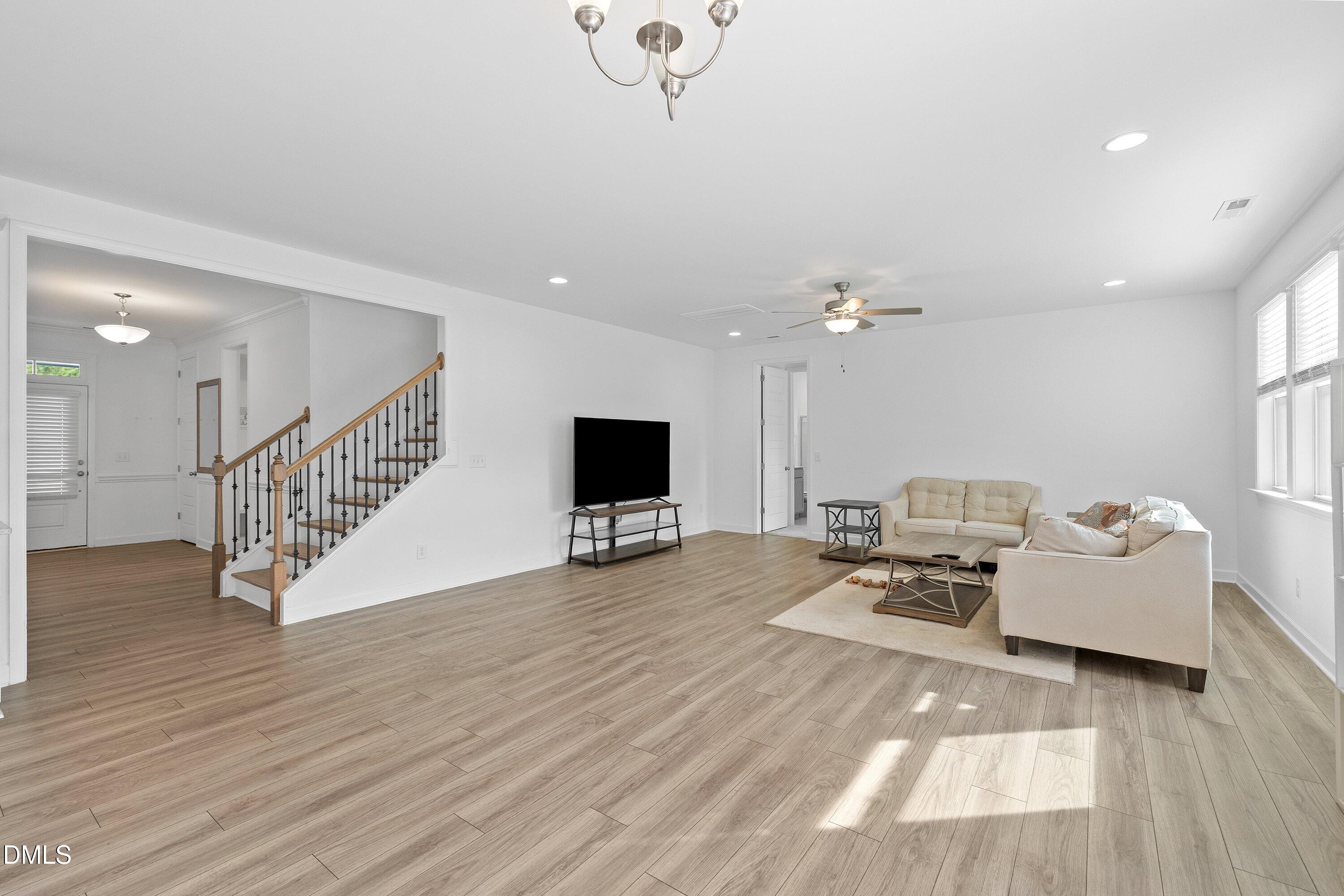 6720 Winter Garden Way Property Photo 10