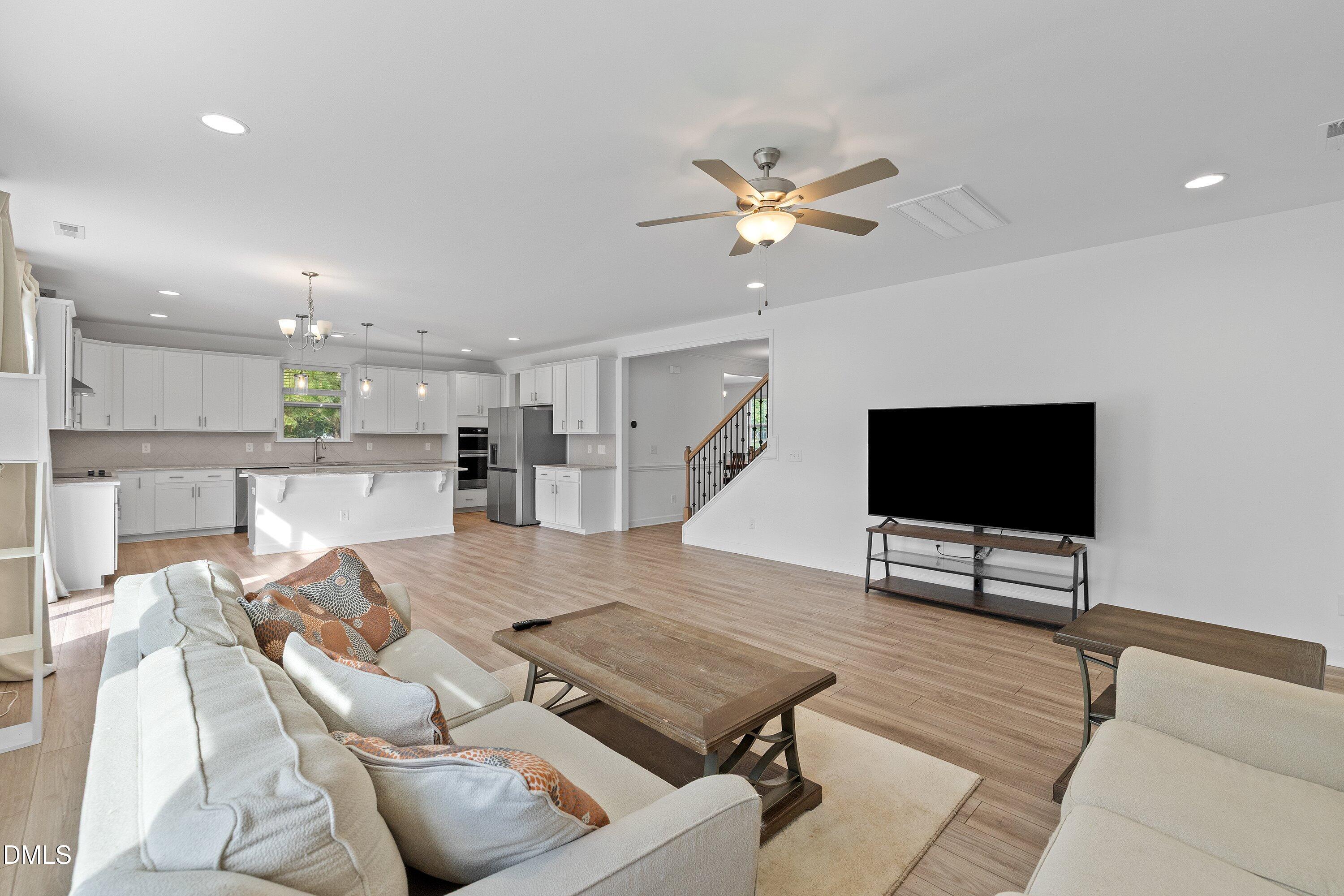 6720 Winter Garden Way Property Photo 11