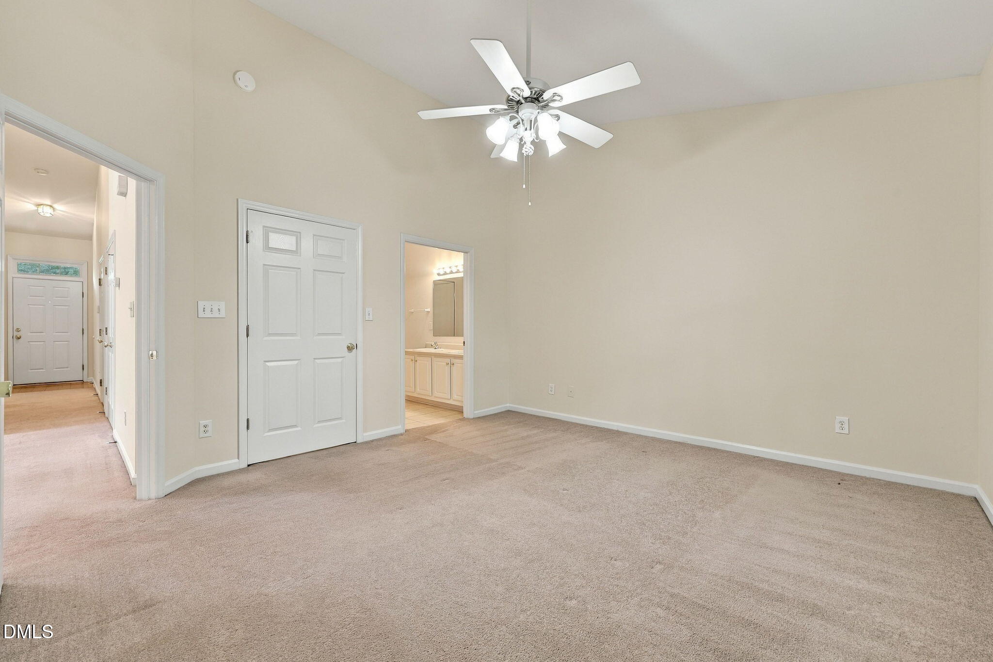 85 Brookmere Drive Apt D Property Photo 3