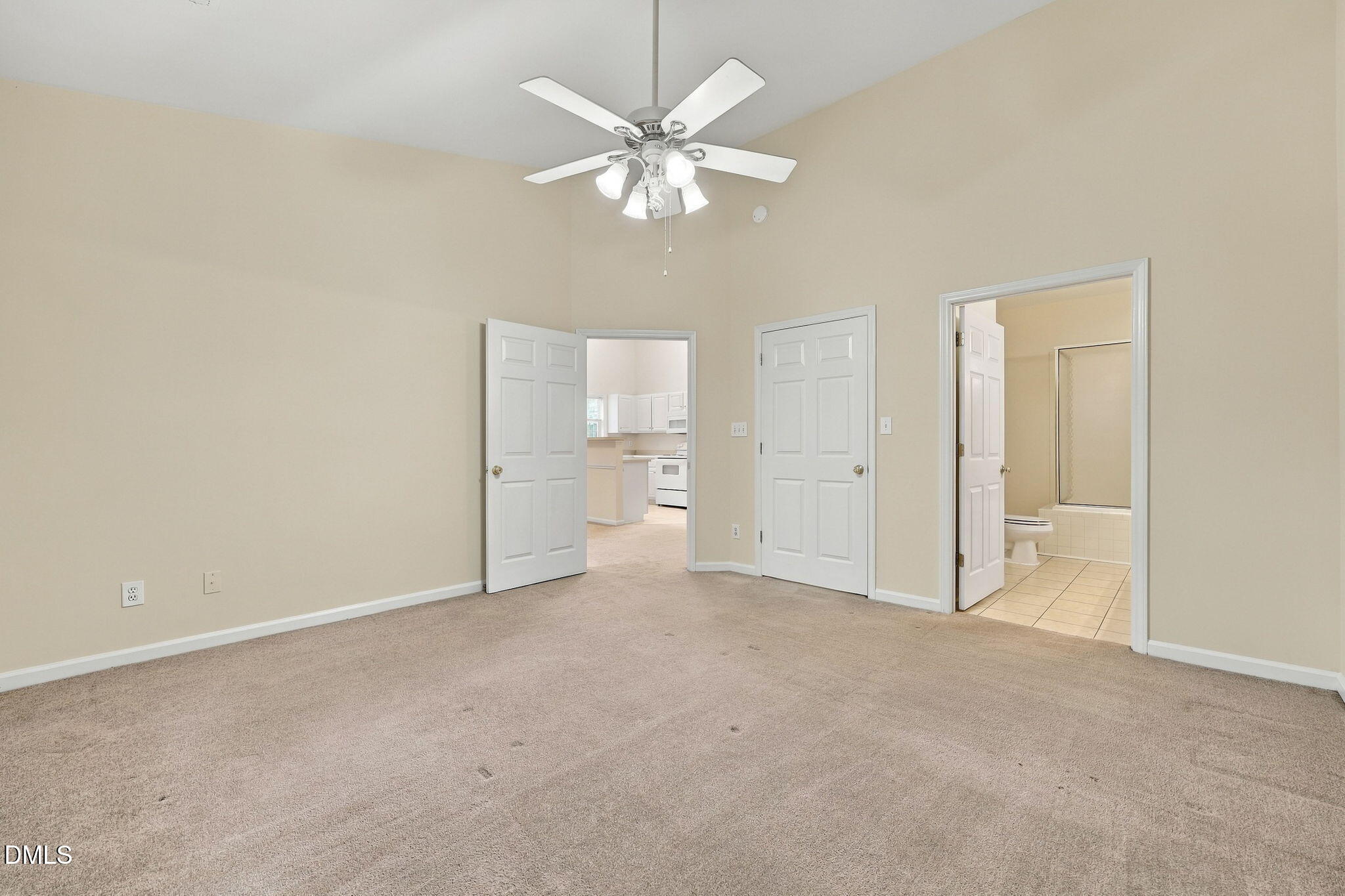 85 Brookmere Drive Apt D Property Photo 4