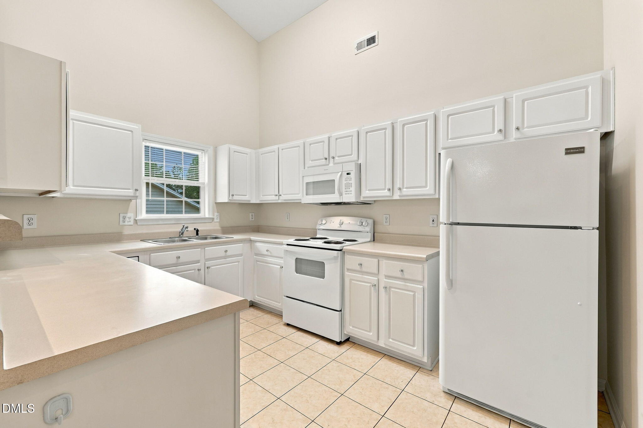 85 Brookmere Drive Apt D Property Photo 14