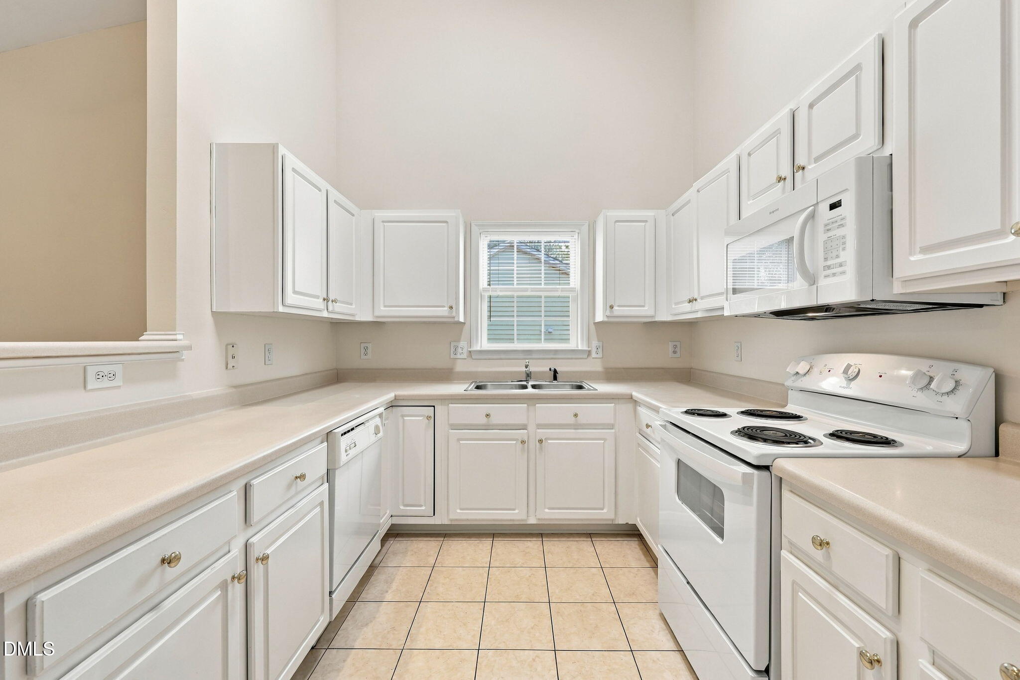 85 Brookmere Drive Apt D Property Photo 17