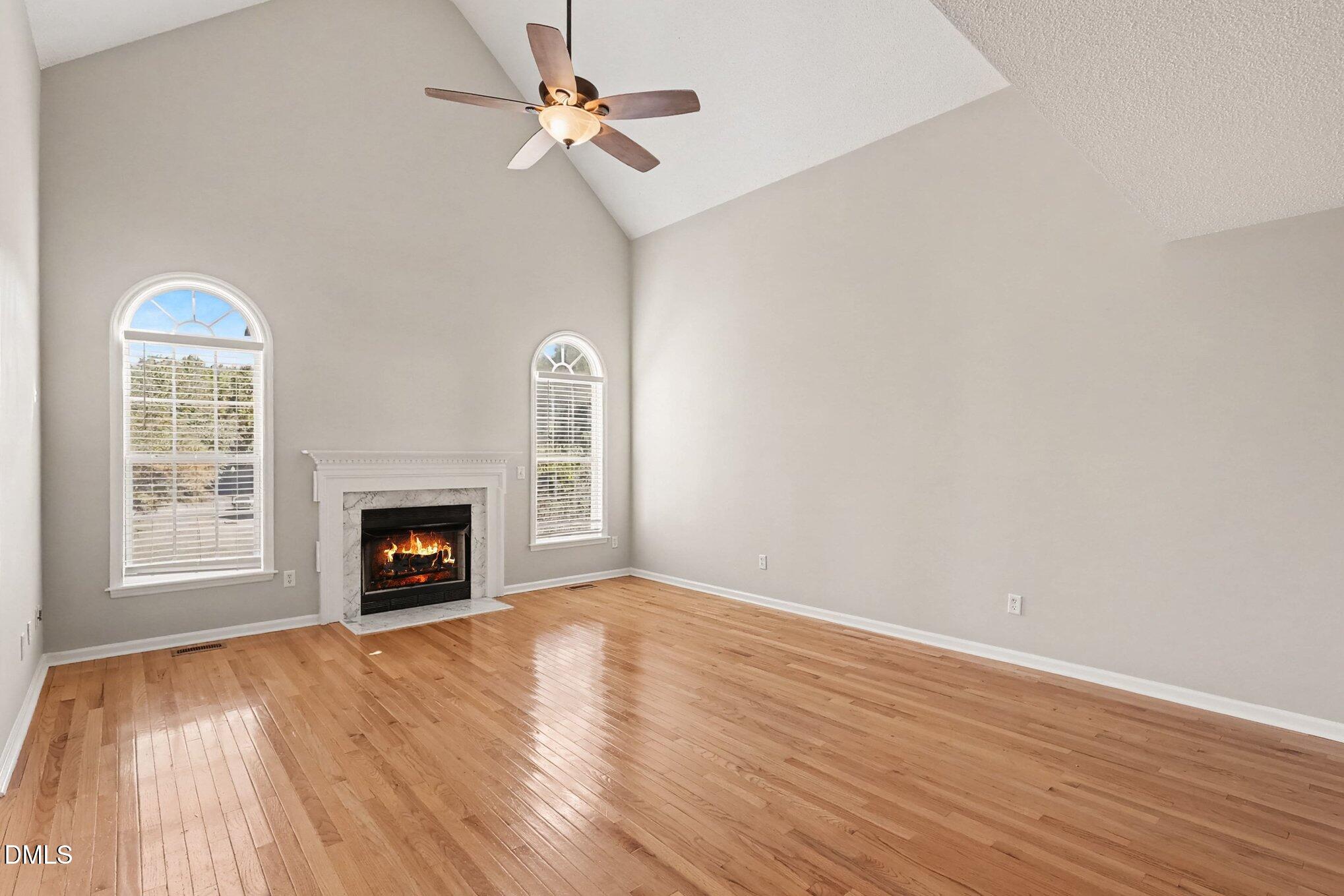 6805 Stevens Oaks Drive Property Photo 2