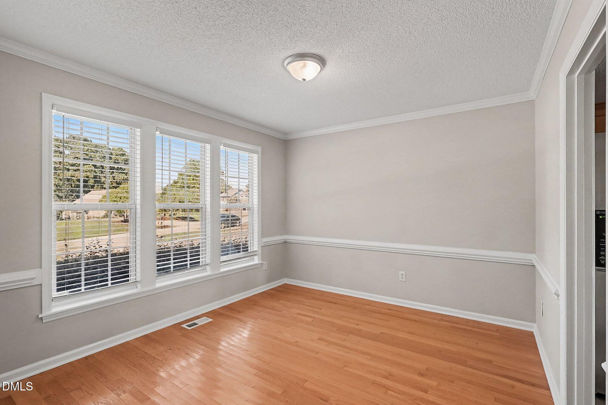 6805 Stevens Oaks Drive Property Photo 3