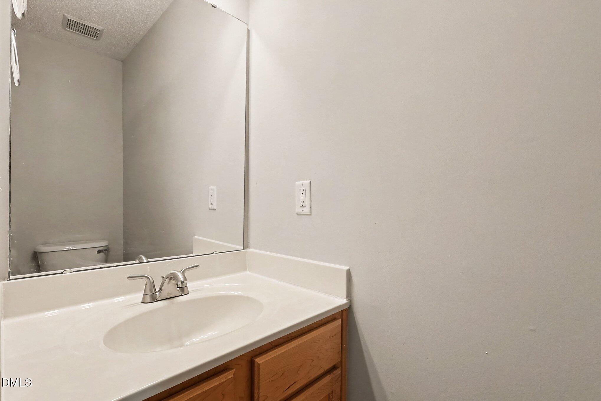 6805 Stevens Oaks Drive Property Photo 7