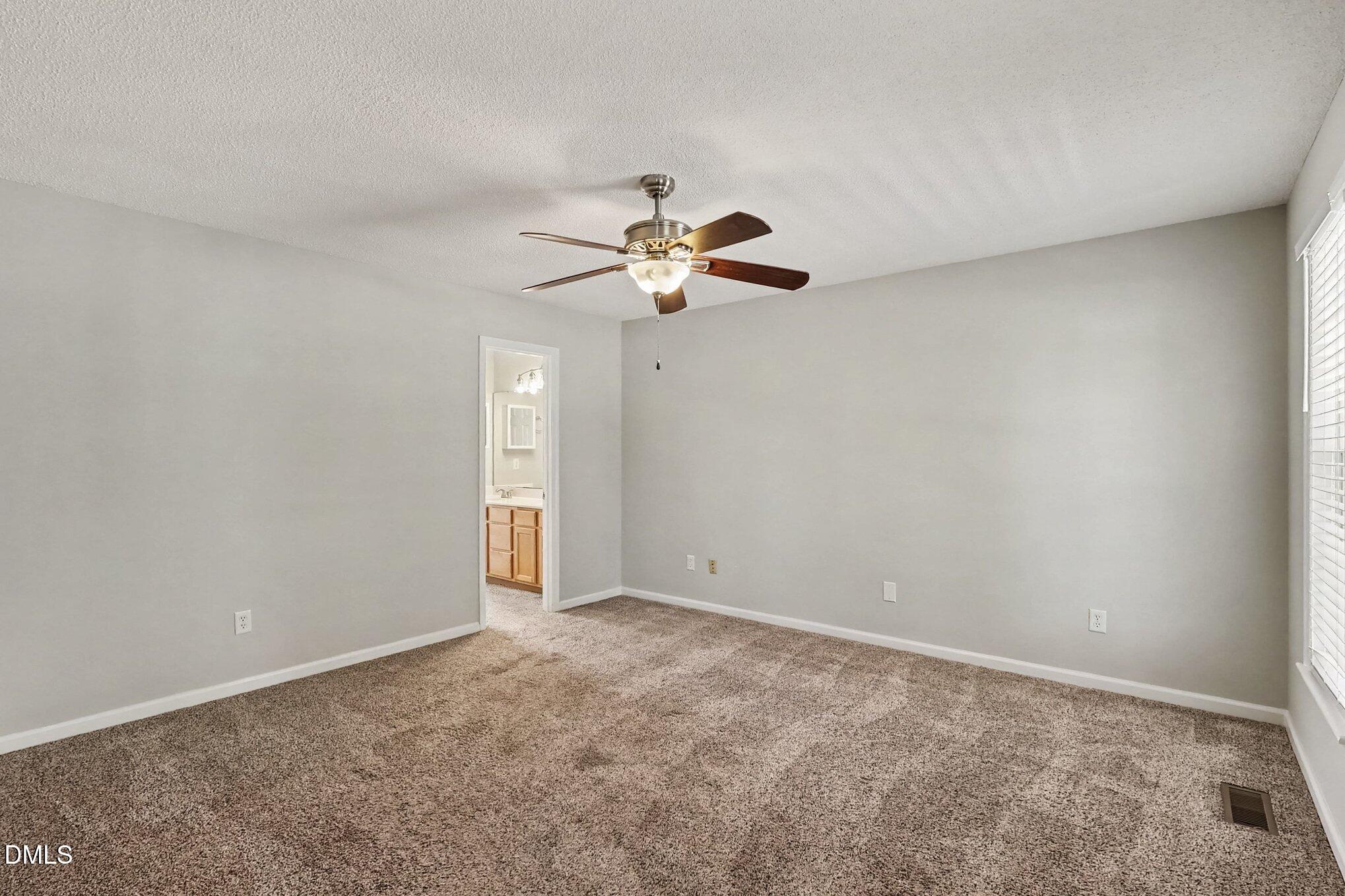 6805 Stevens Oaks Drive Property Photo 9