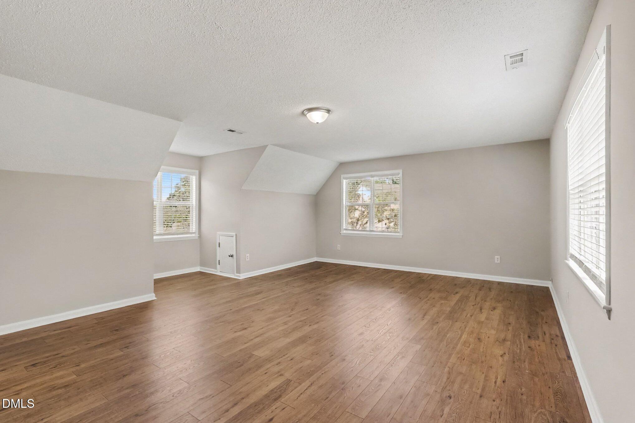 6805 Stevens Oaks Drive Property Photo 13