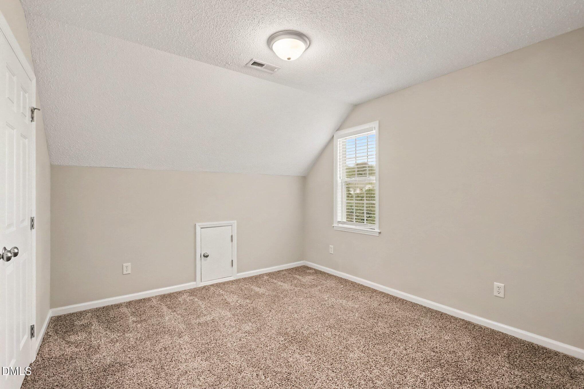 6805 Stevens Oaks Drive Property Photo 14
