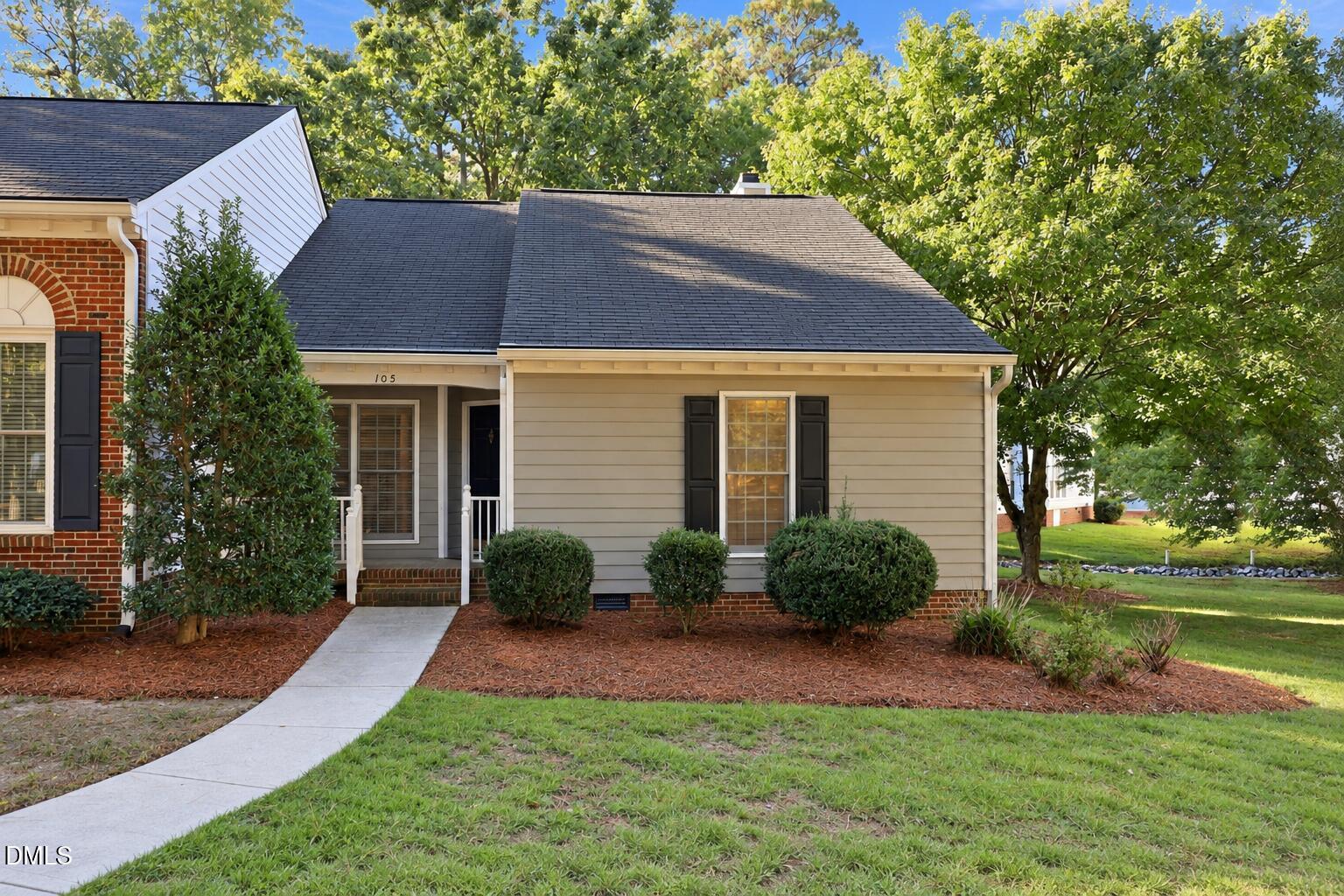 105 Renwick Court Property Photo 2