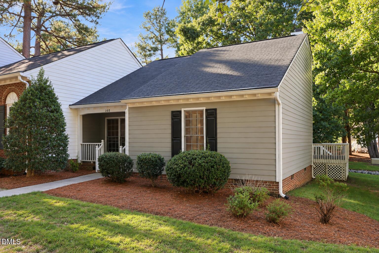 105 Renwick Court Property Photo 3