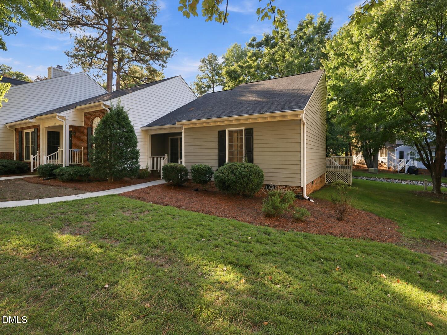 105 Renwick Court Property Photo 4