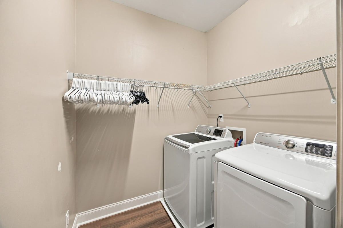 908 Laurel Gate Drive Property Photo 21