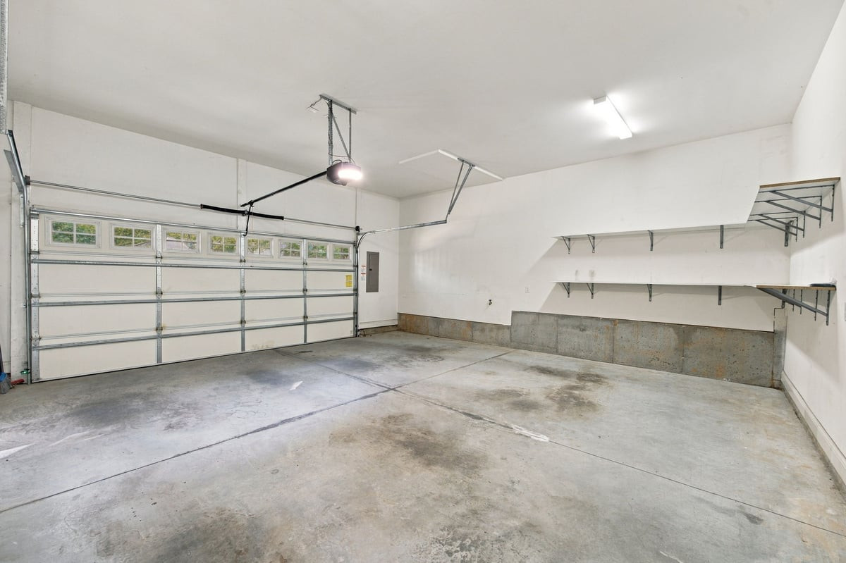 908 Laurel Gate Drive Property Photo 28