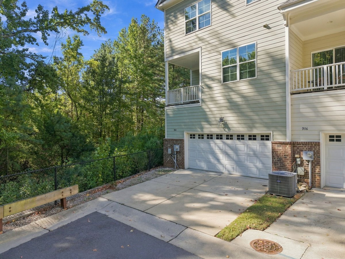 908 Laurel Gate Drive Property Photo 29