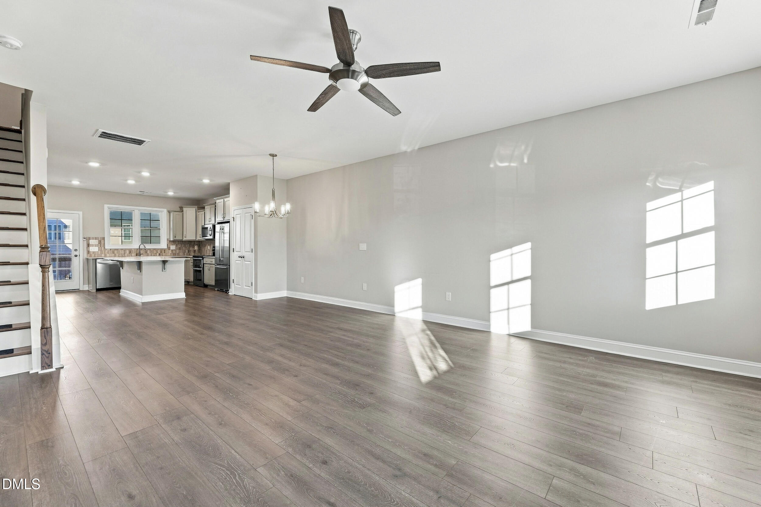 988 Gateway Commons Circle Property Photo 7