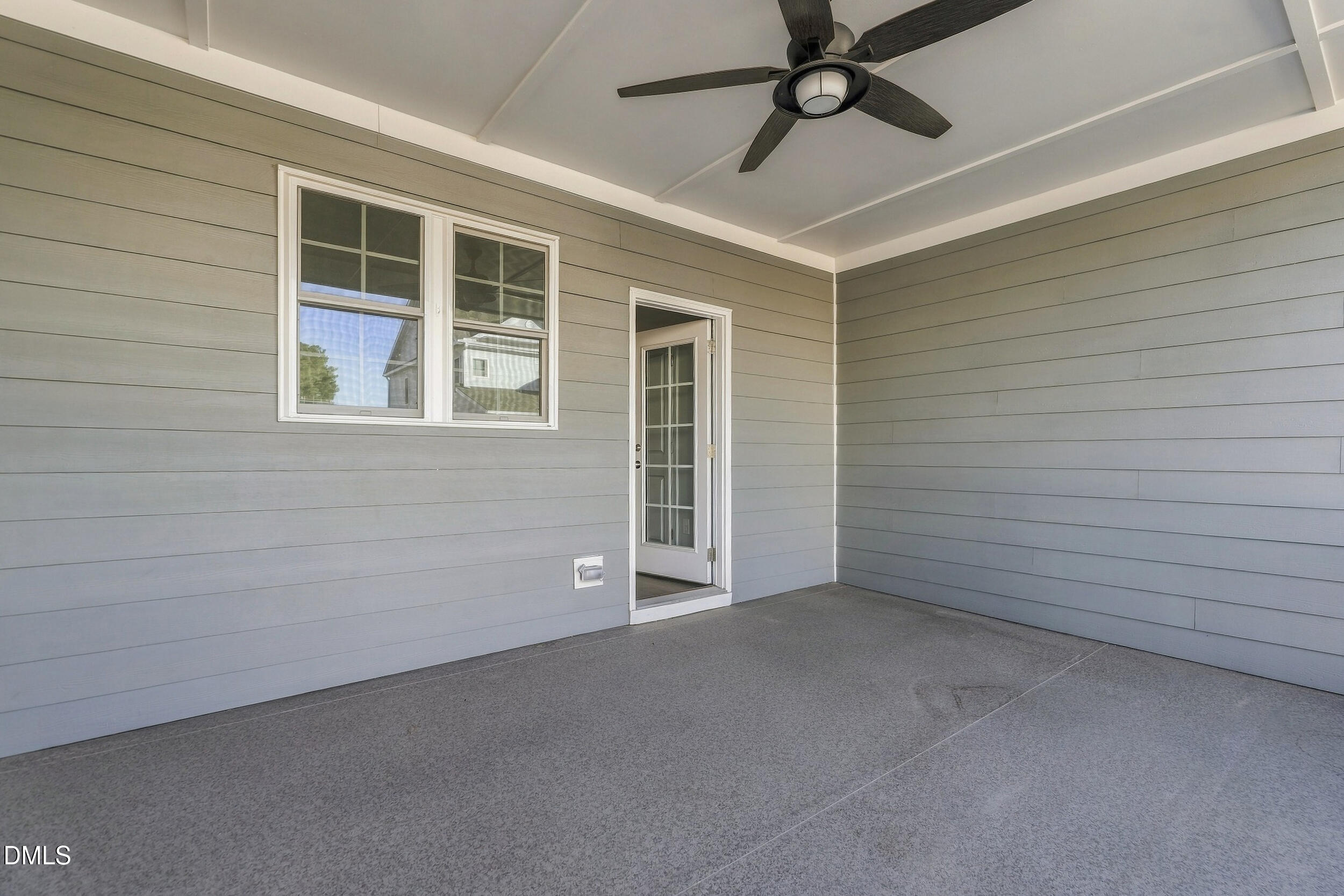 988 Gateway Commons Circle Property Photo 27