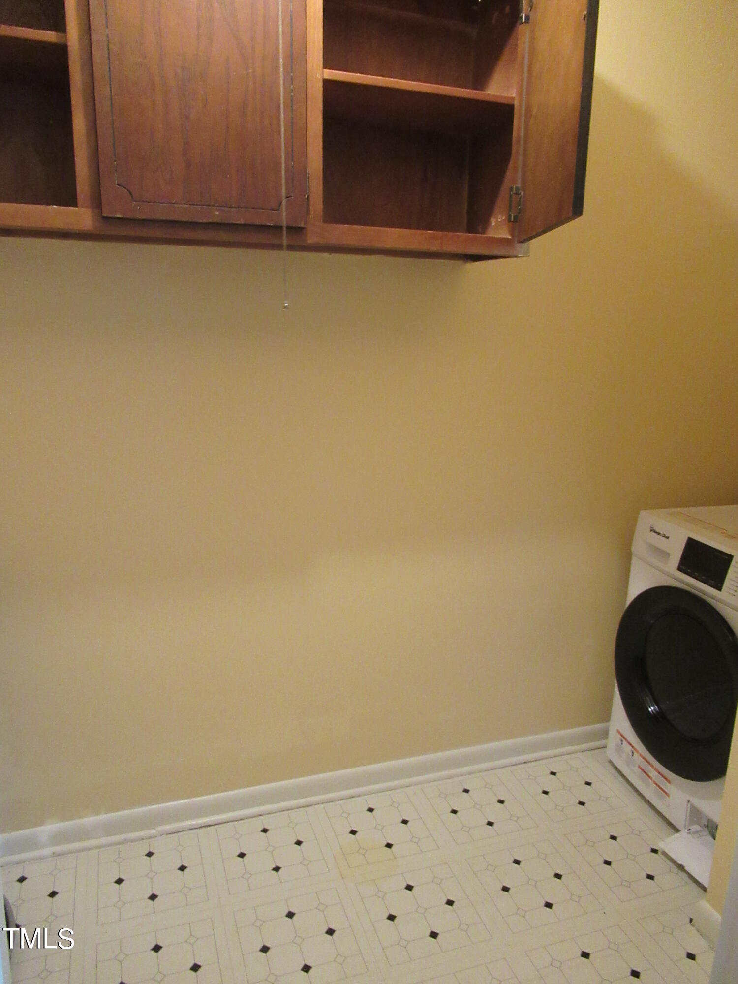 130 S Estes Drive B-11 Property Photo 13