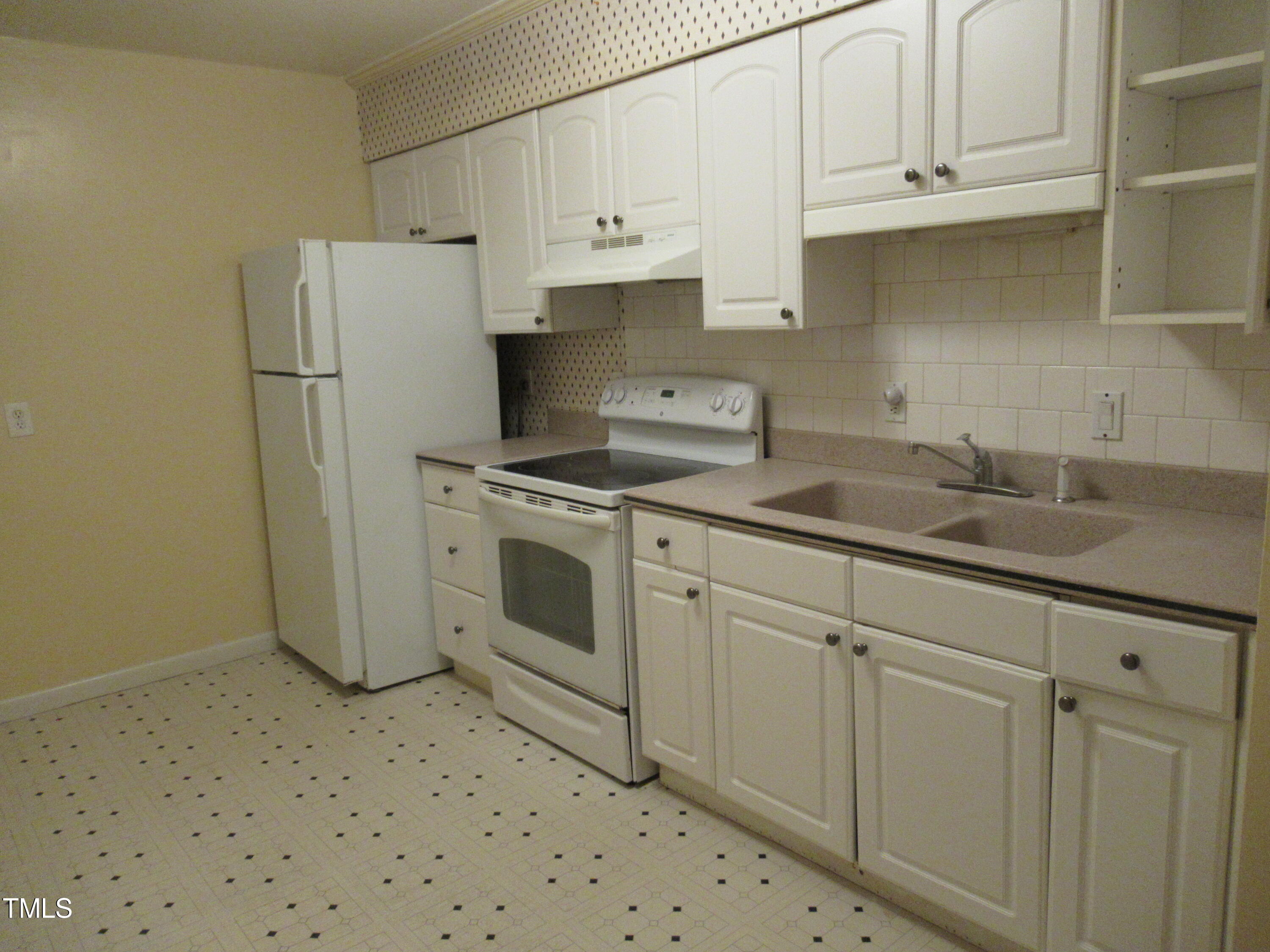 130 S Estes Drive B-11 Property Photo 16
