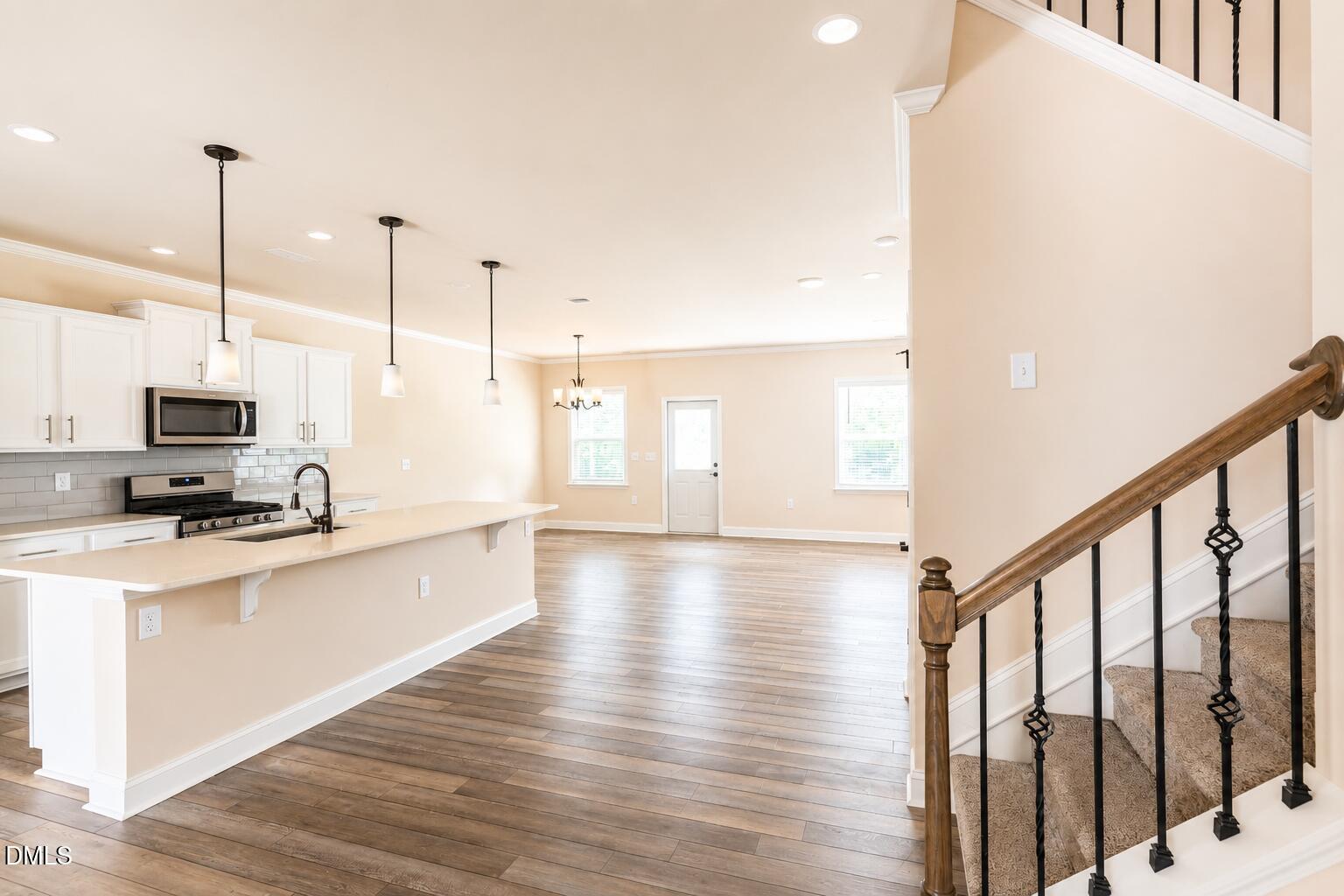 2113 Bethpage Drive Property Photo 4