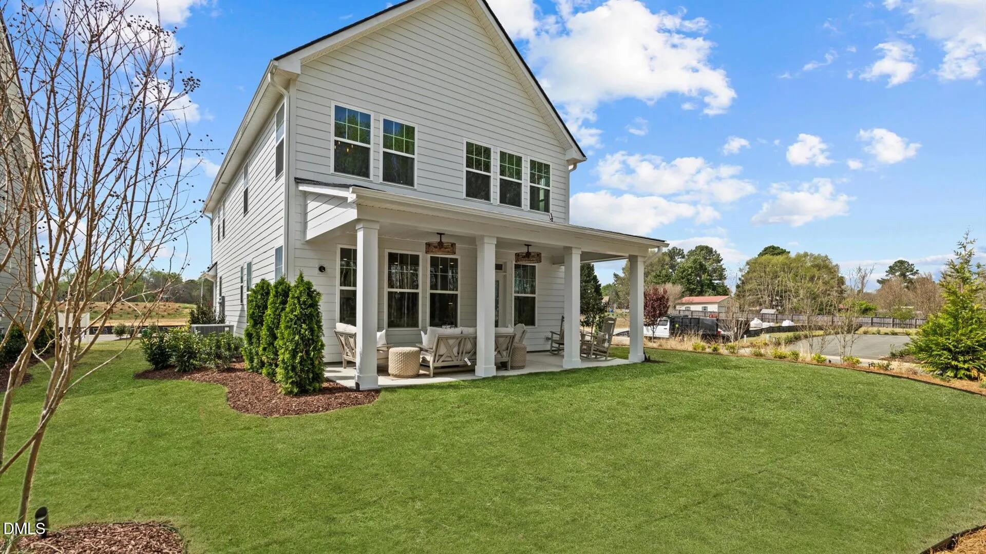 15 Elizabeth Elm Street Property Photo 2