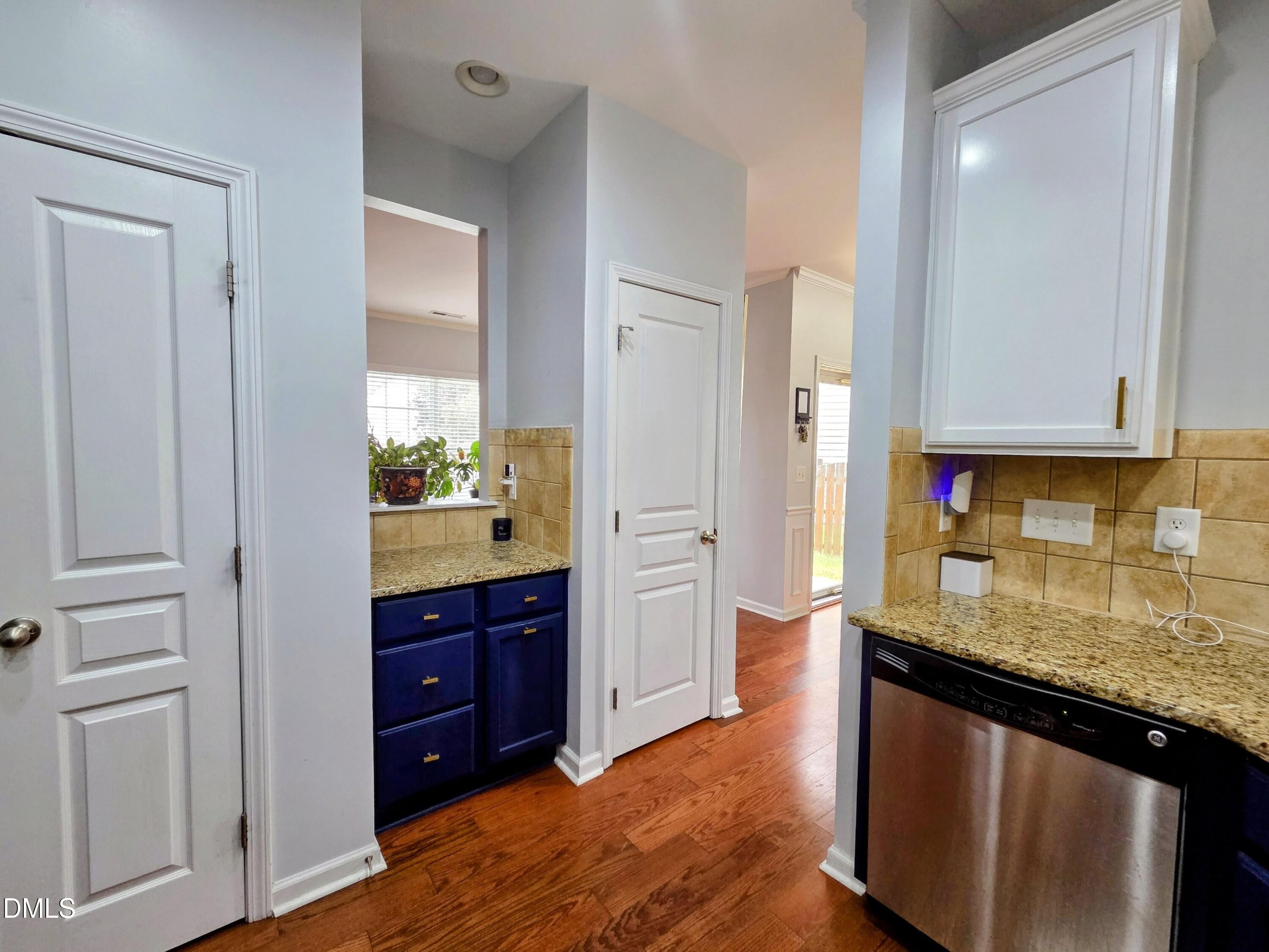 3327 Whispernut Lane Property Photo 7