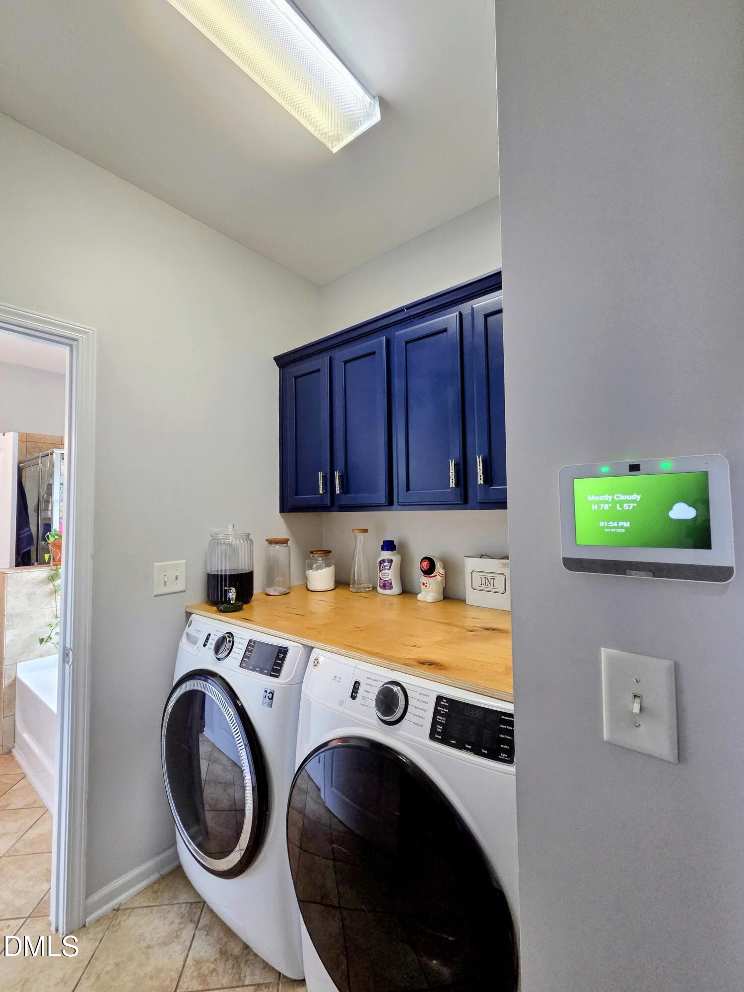 3327 Whispernut Lane Property Photo 10