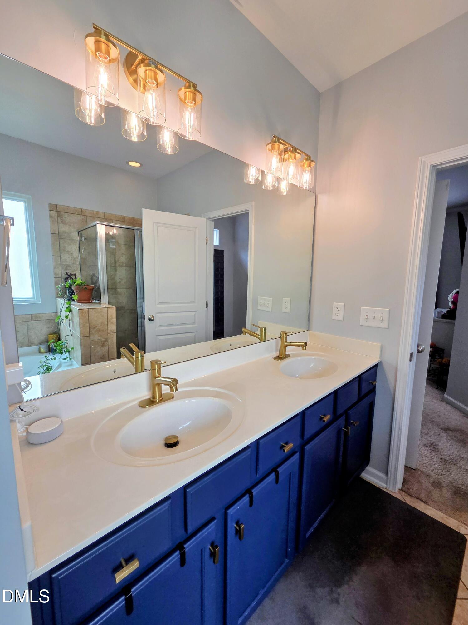 3327 Whispernut Lane Property Photo 13