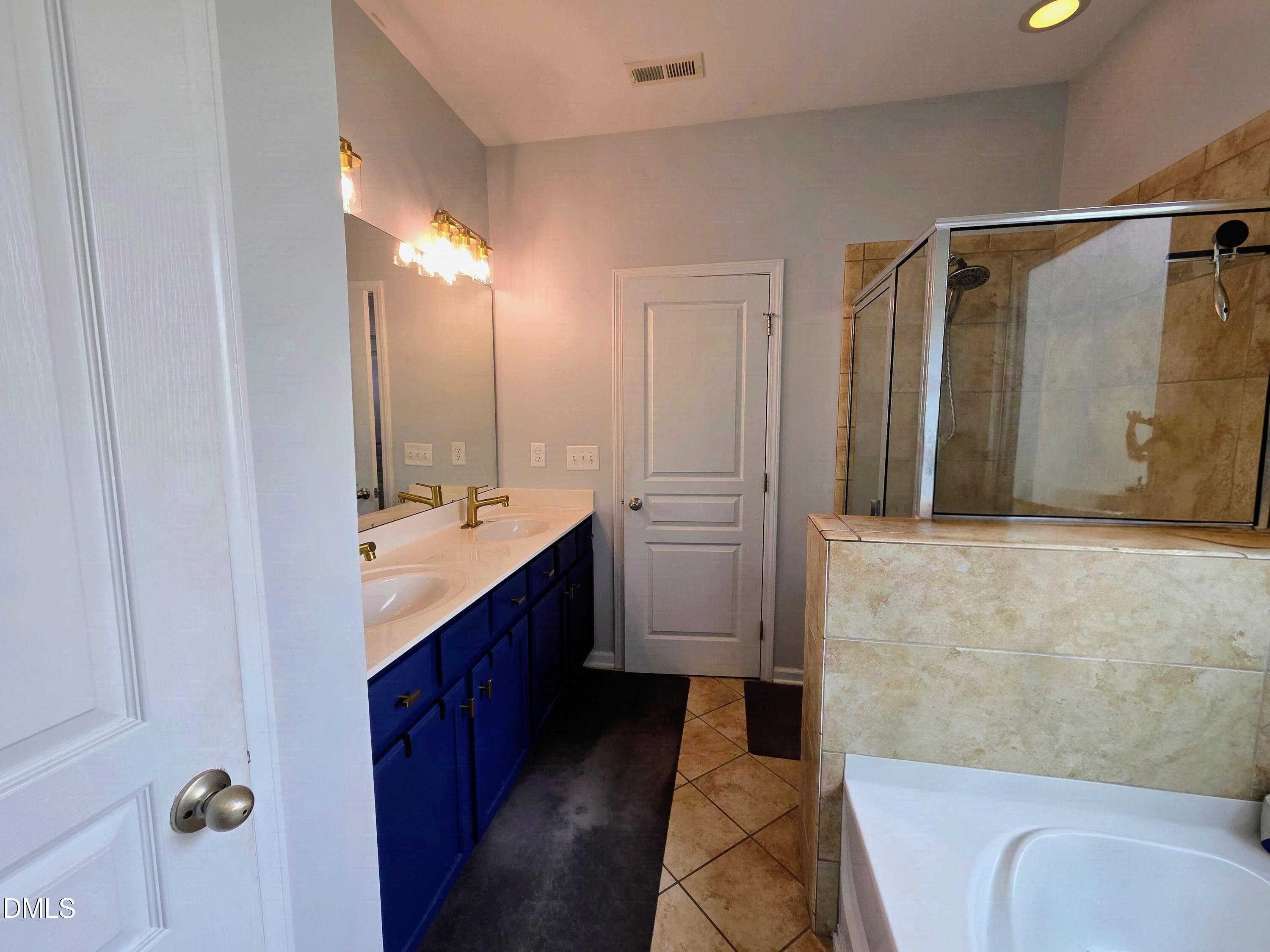 3327 Whispernut Lane Property Photo 14