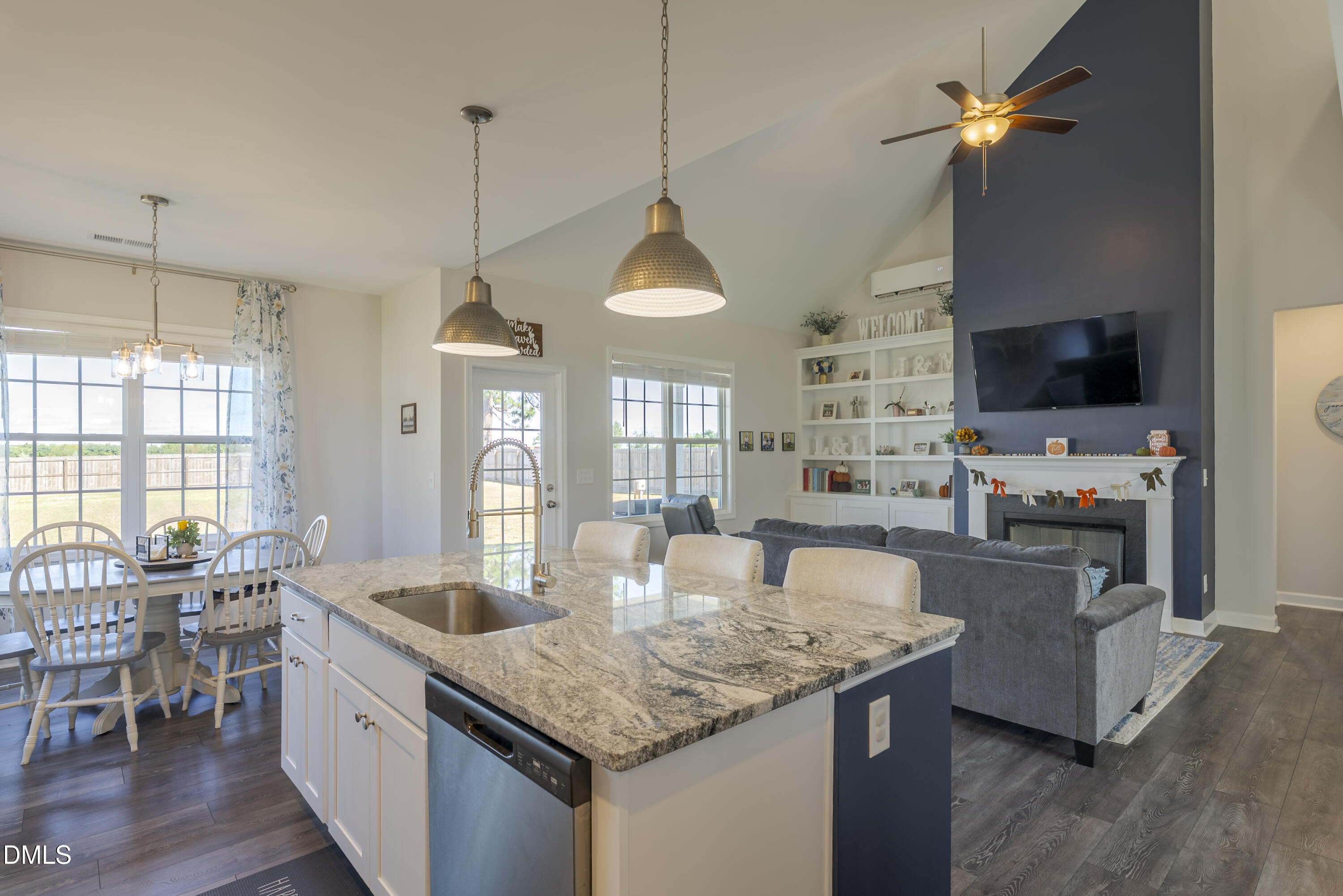 17 Looping Horse Circle Property Photo 3