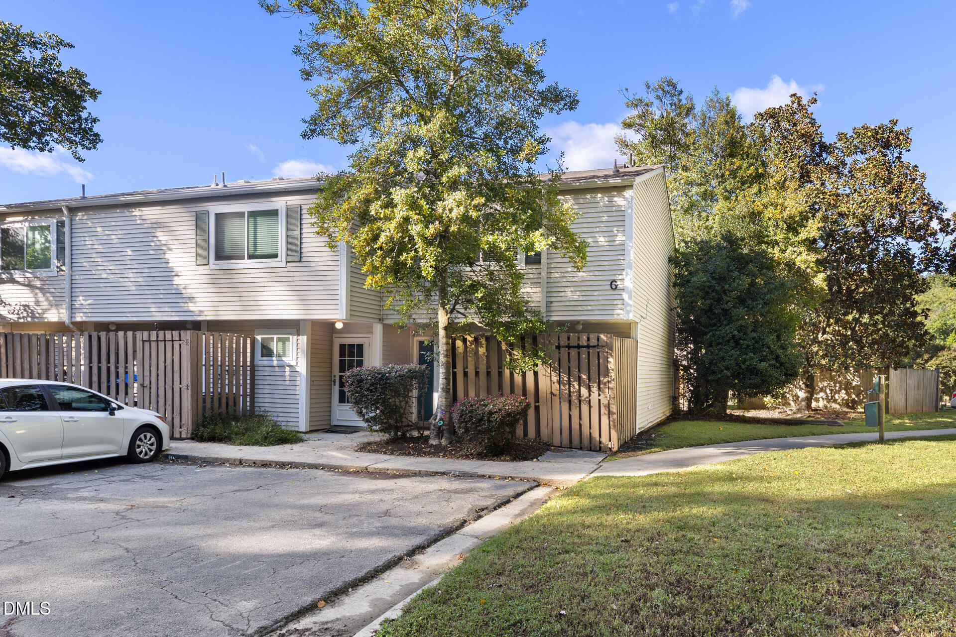 220 Elizabeth Street Apt G15 Property Photo 1