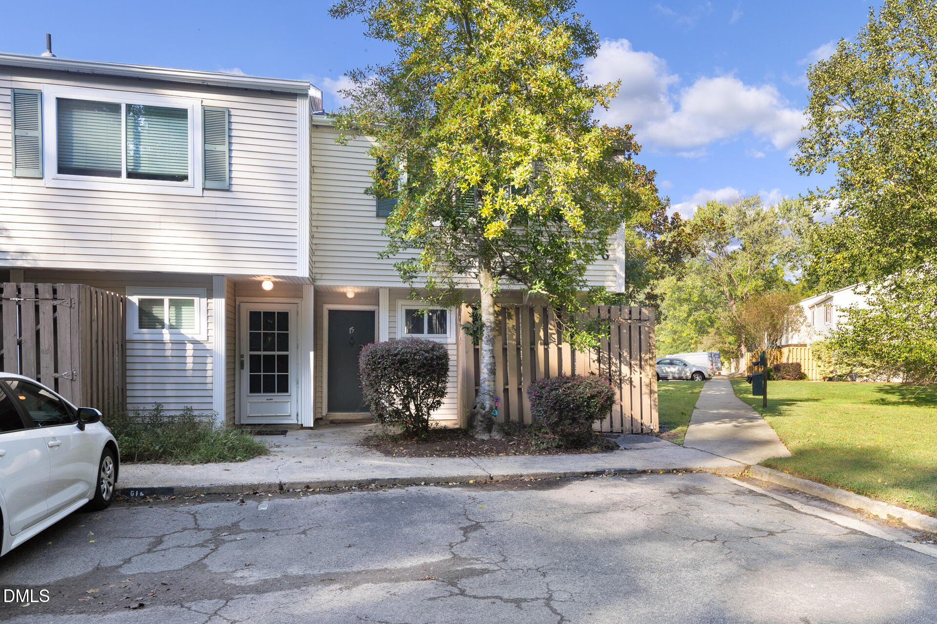 220 Elizabeth Street Apt G15 Property Photo 28