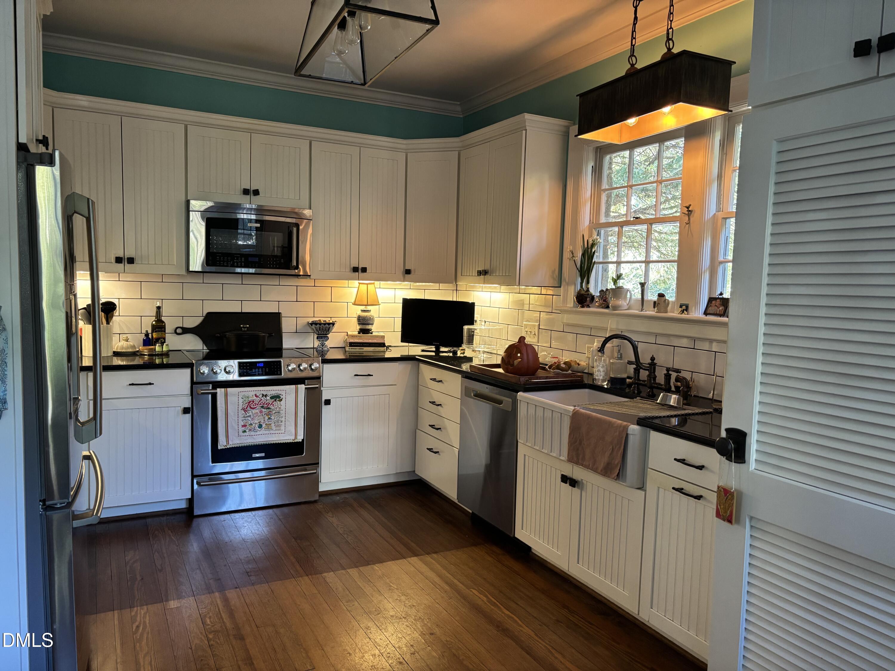 2109 Fairview Road Property Photo 5