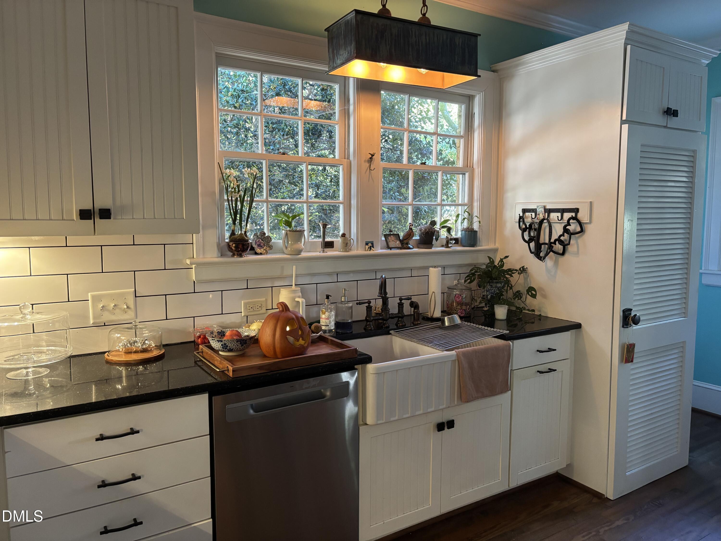 2109 Fairview Road Property Photo 8