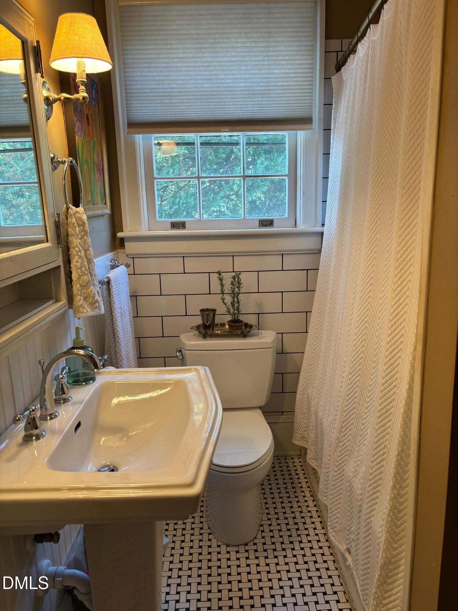 2109 Fairview Road Property Photo 13