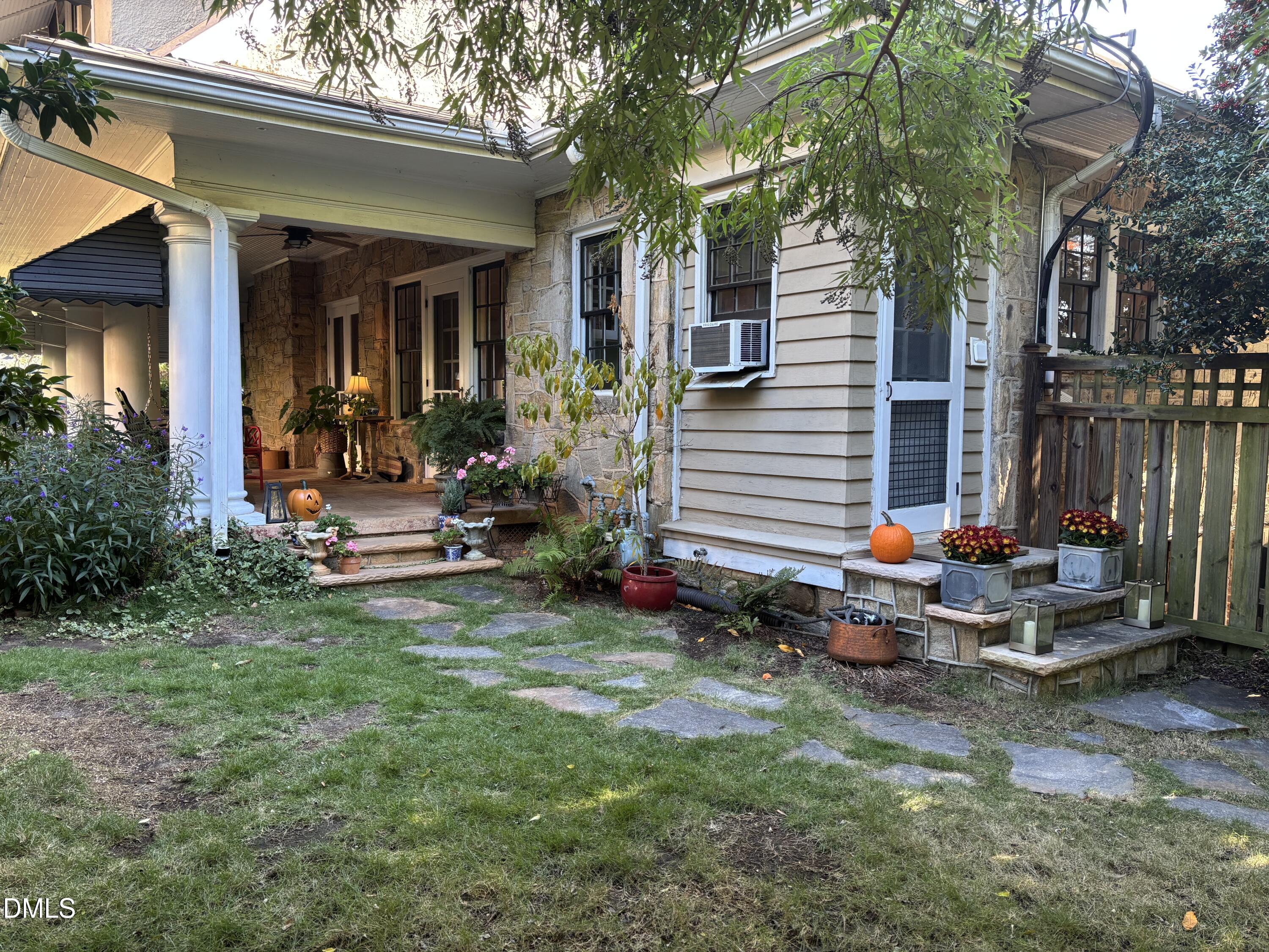 2109 Fairview Road Property Photo 18