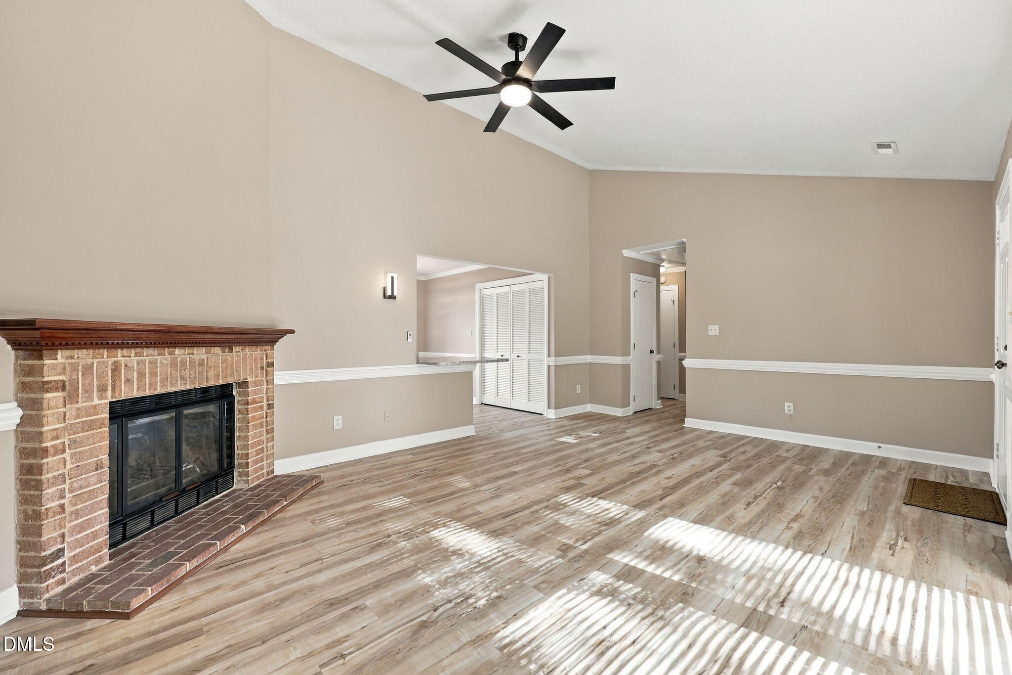 200 W Woodcroft Parkway 50c Property Photo 6