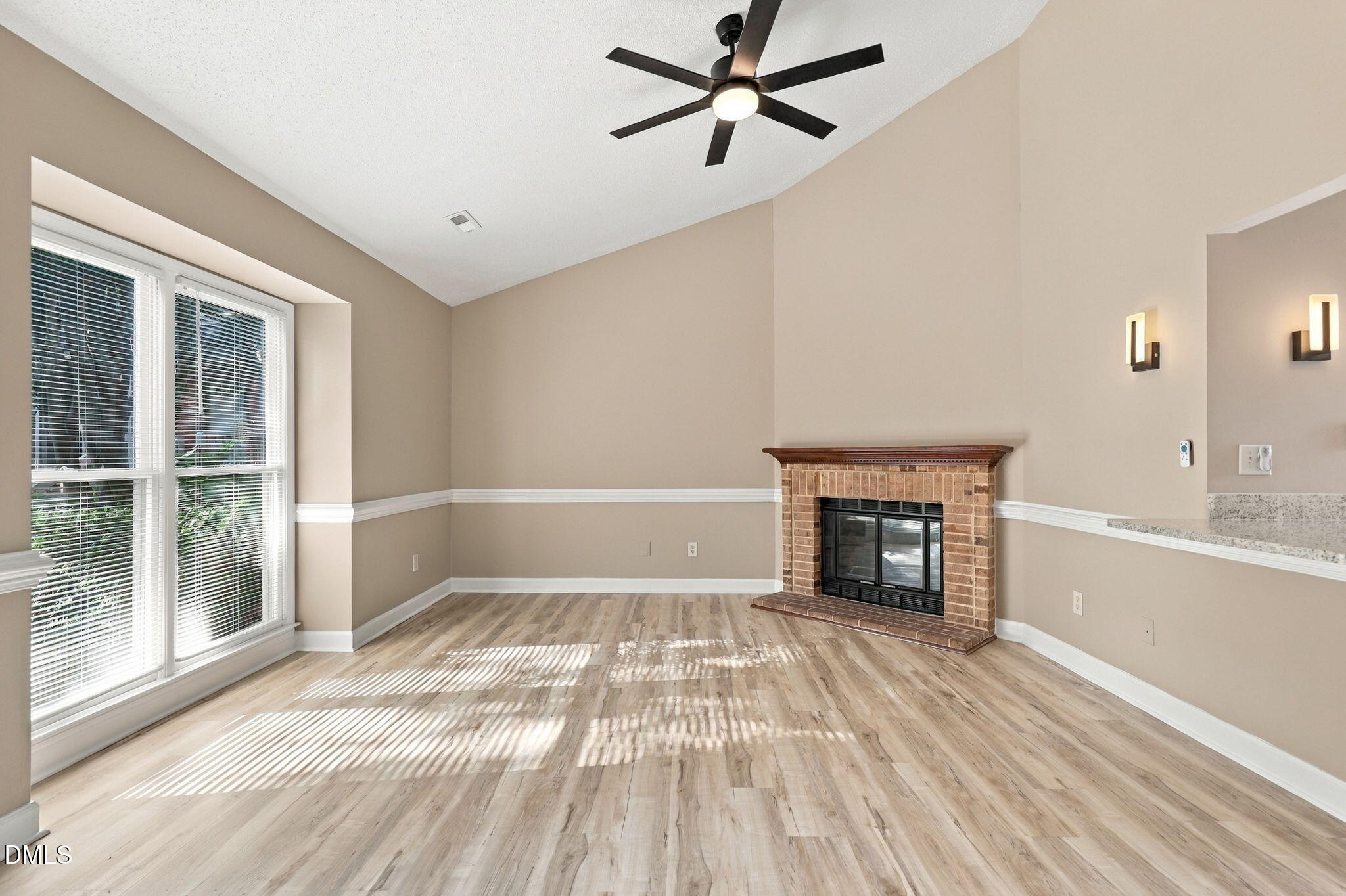 200 W Woodcroft Parkway 50c Property Photo 8