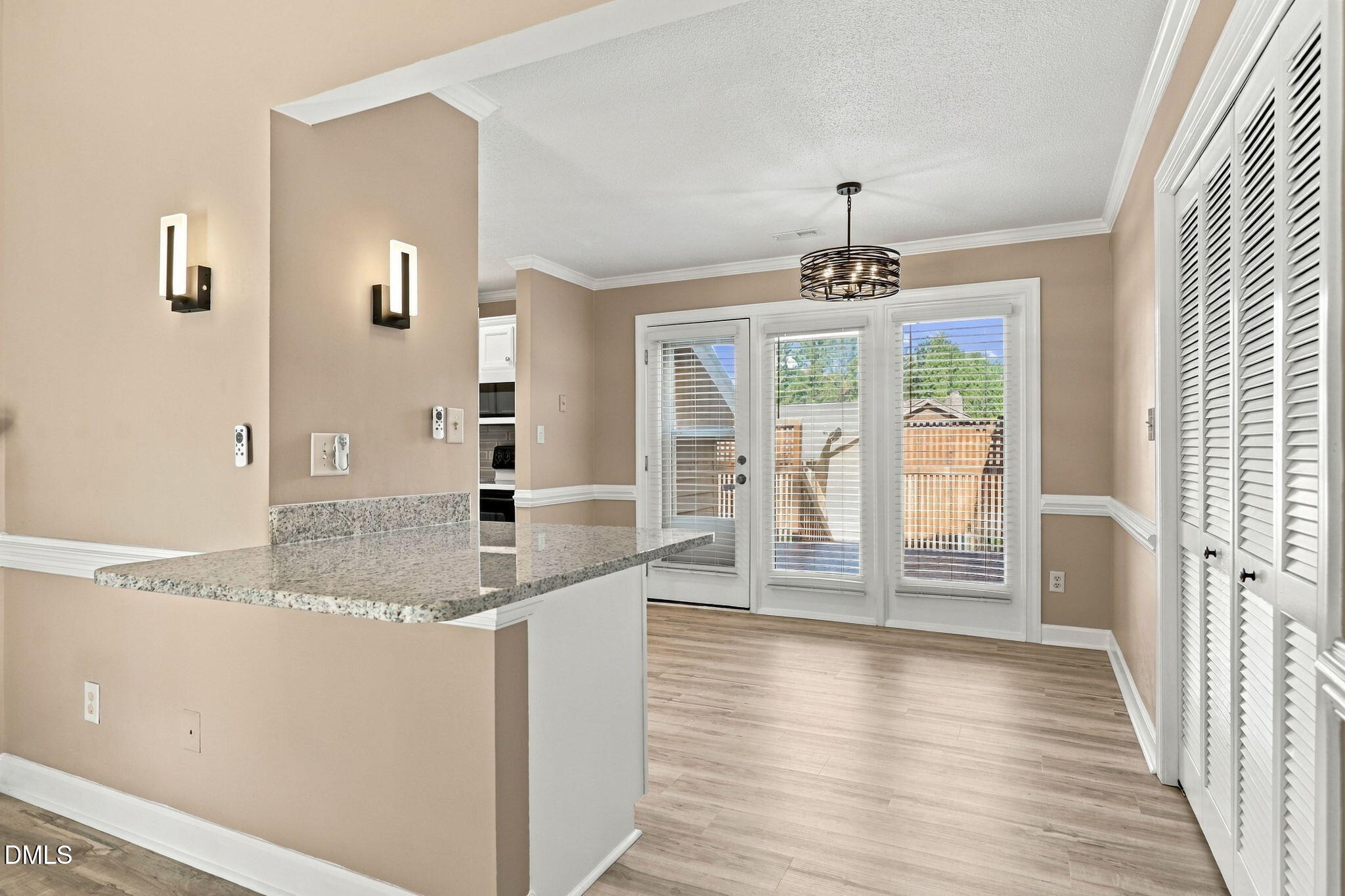 200 W Woodcroft Parkway 50c Property Photo 11
