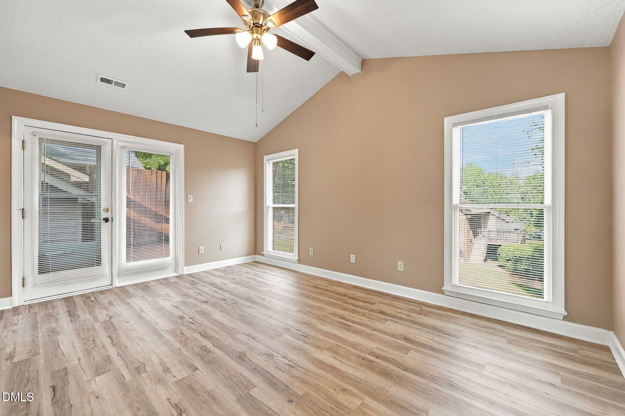 200 W Woodcroft Parkway 50c Property Photo 19