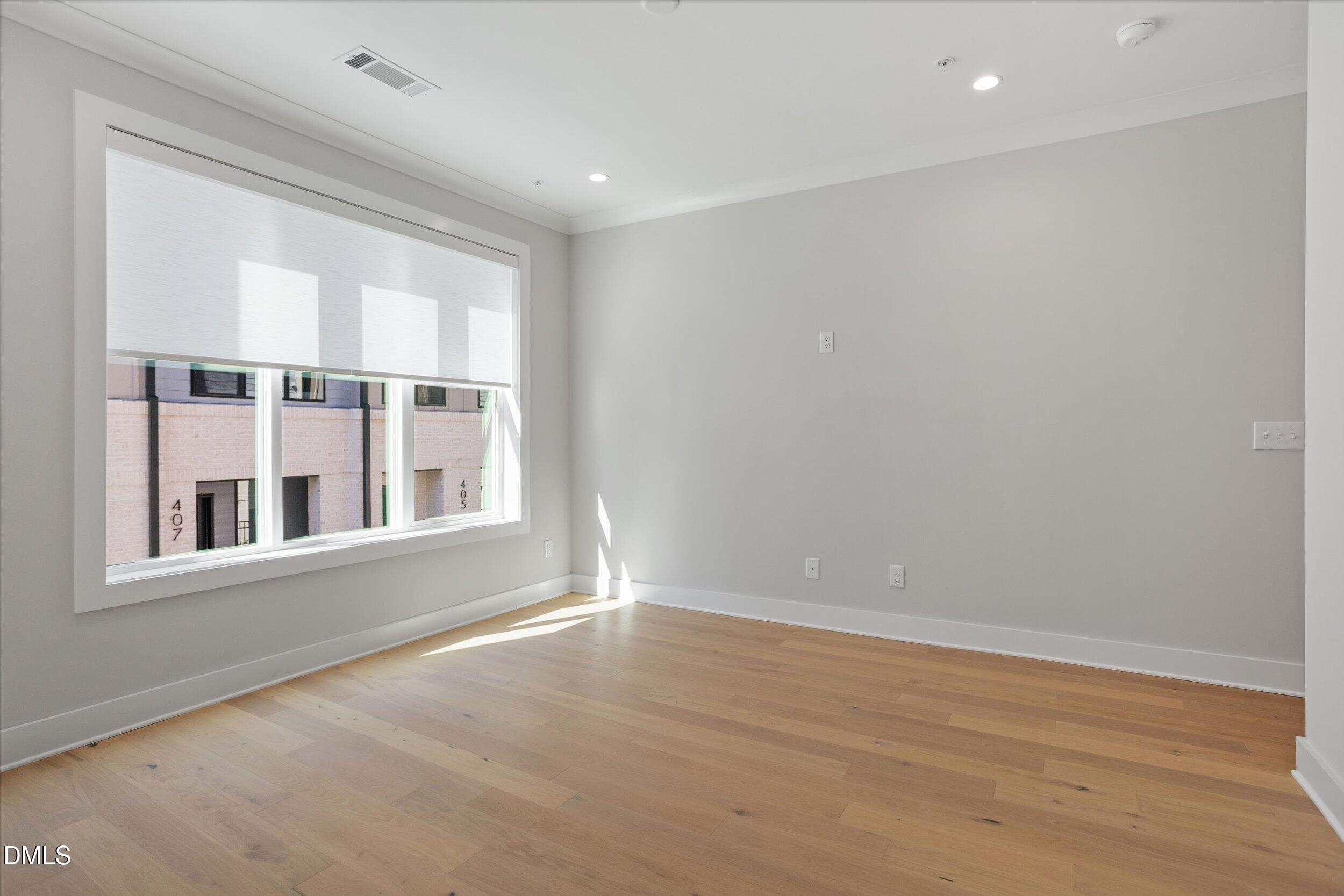 807 Niantic Street Property Photo 7