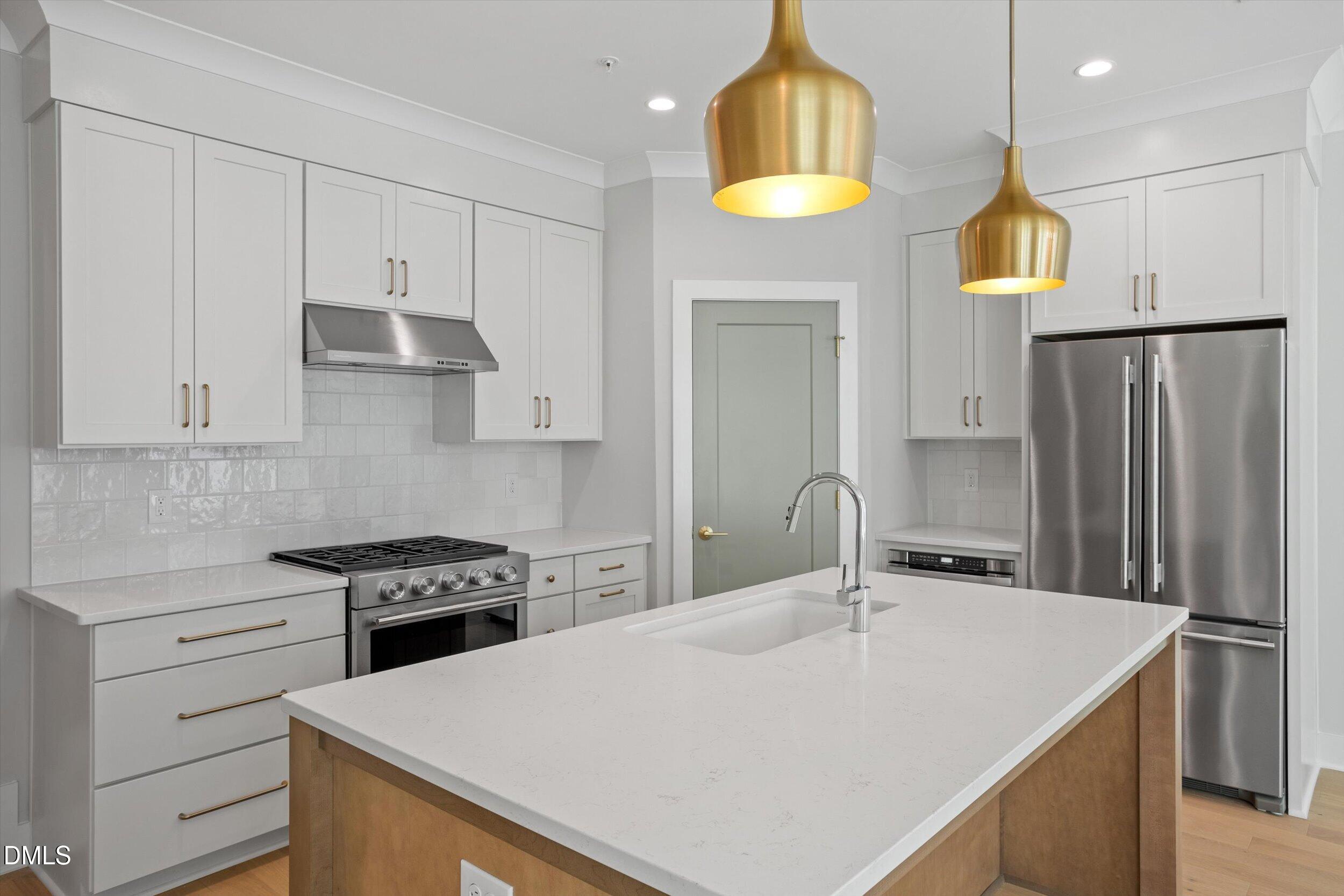 807 Niantic Street Property Photo 12