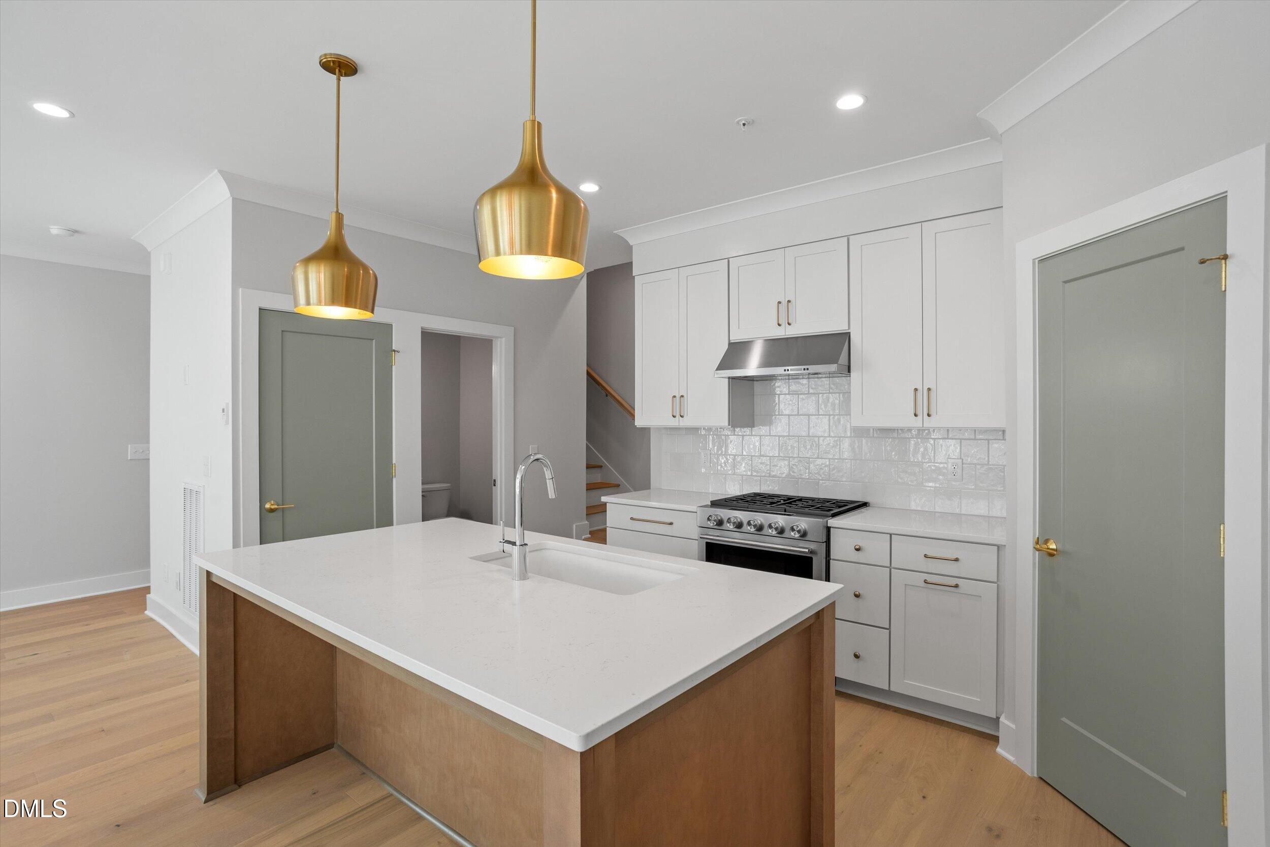 807 Niantic Street Property Photo 14