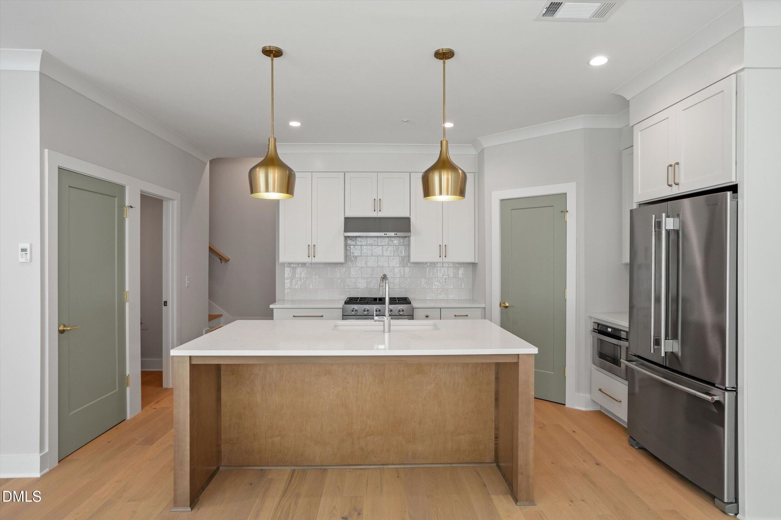 807 Niantic Street Property Photo 15