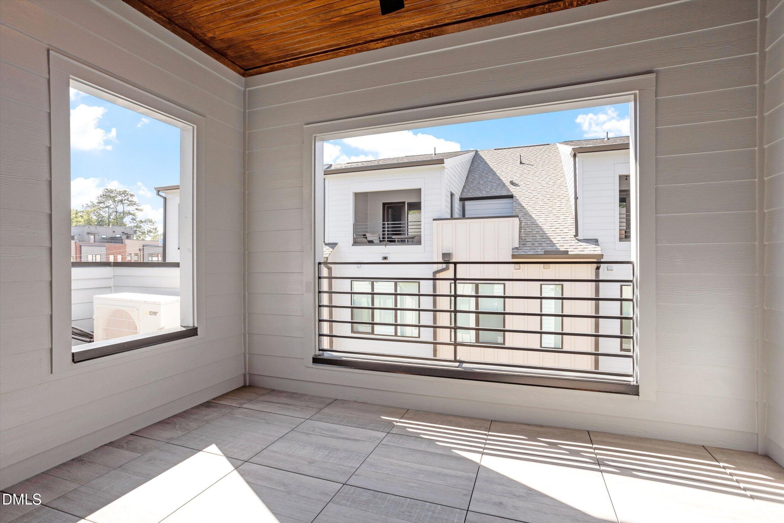 807 Niantic Street Property Photo 24