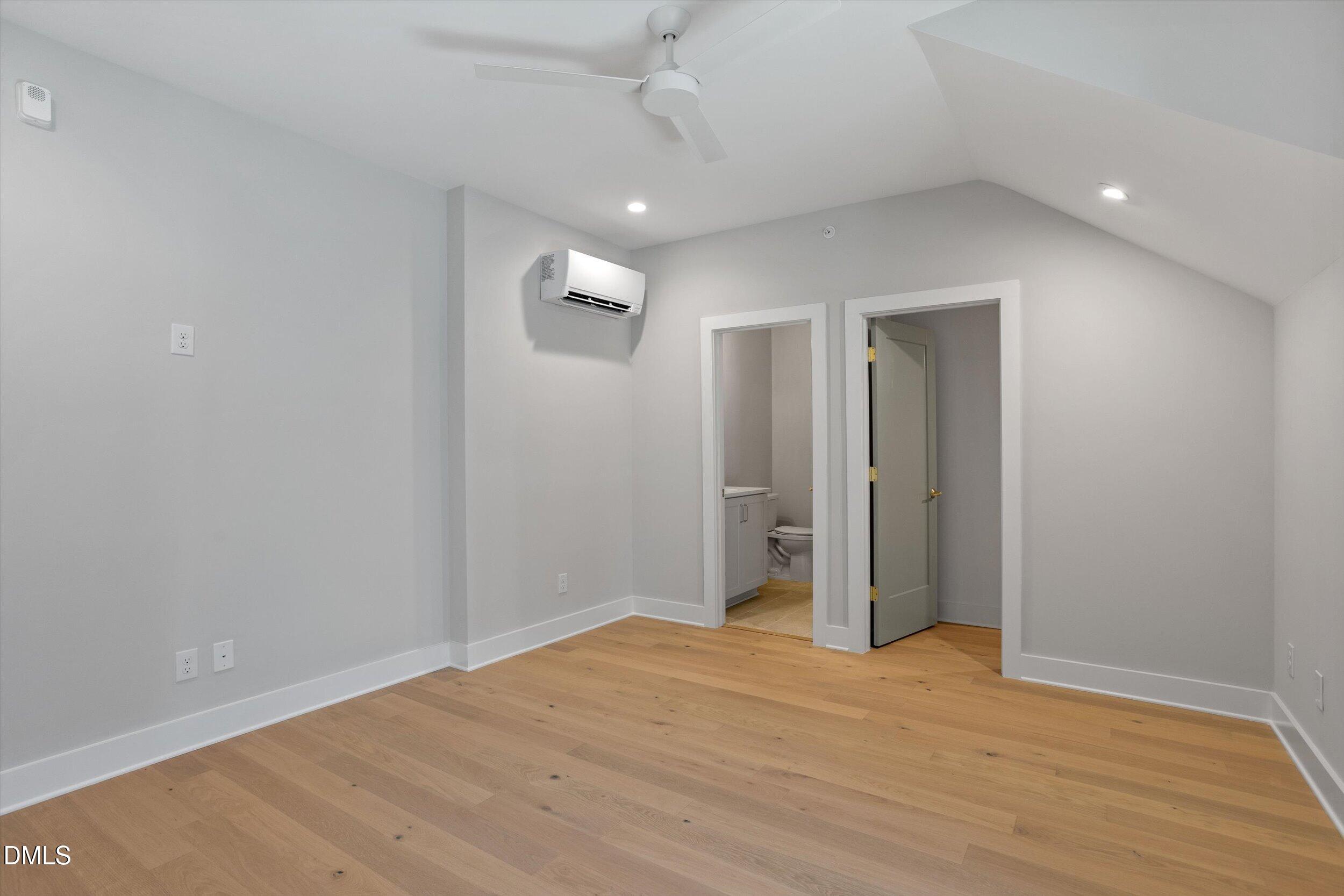 807 Niantic Street Property Photo 27