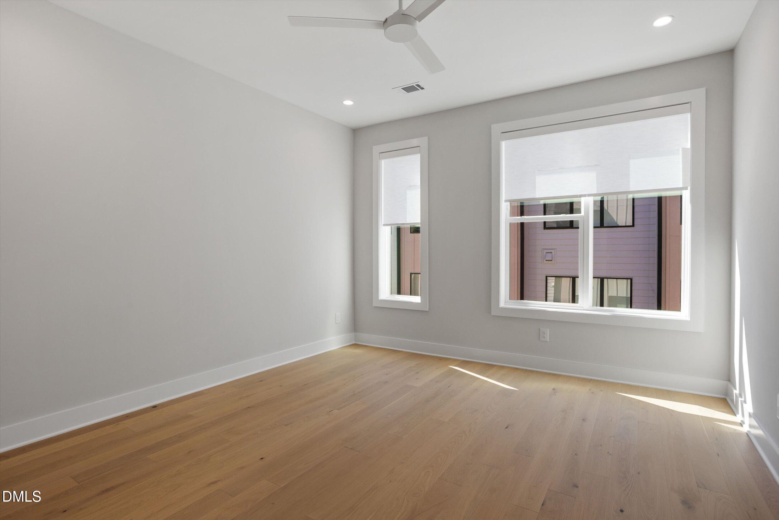 807 Niantic Street Property Photo 32